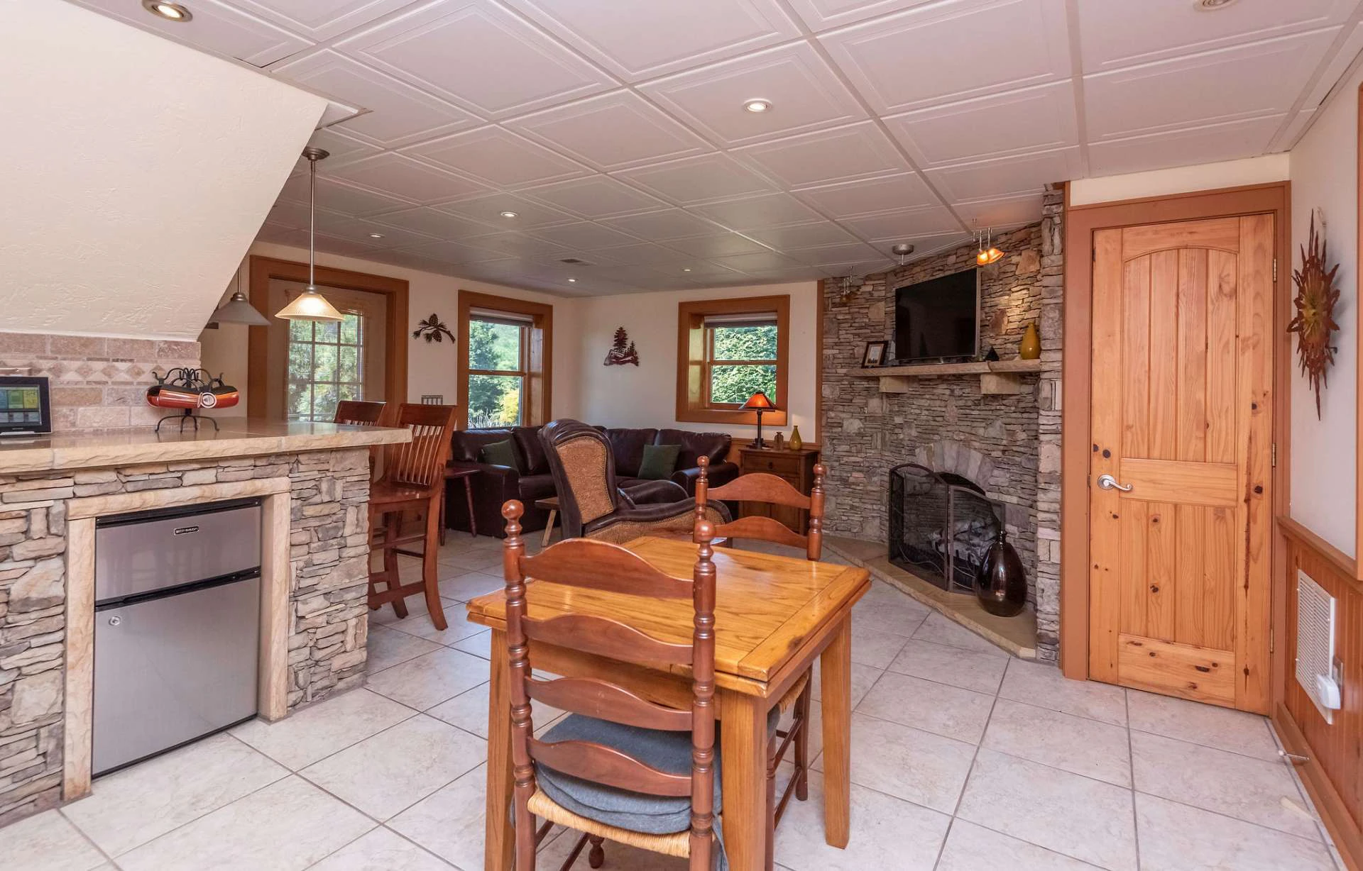 Image number 8 for the current listing