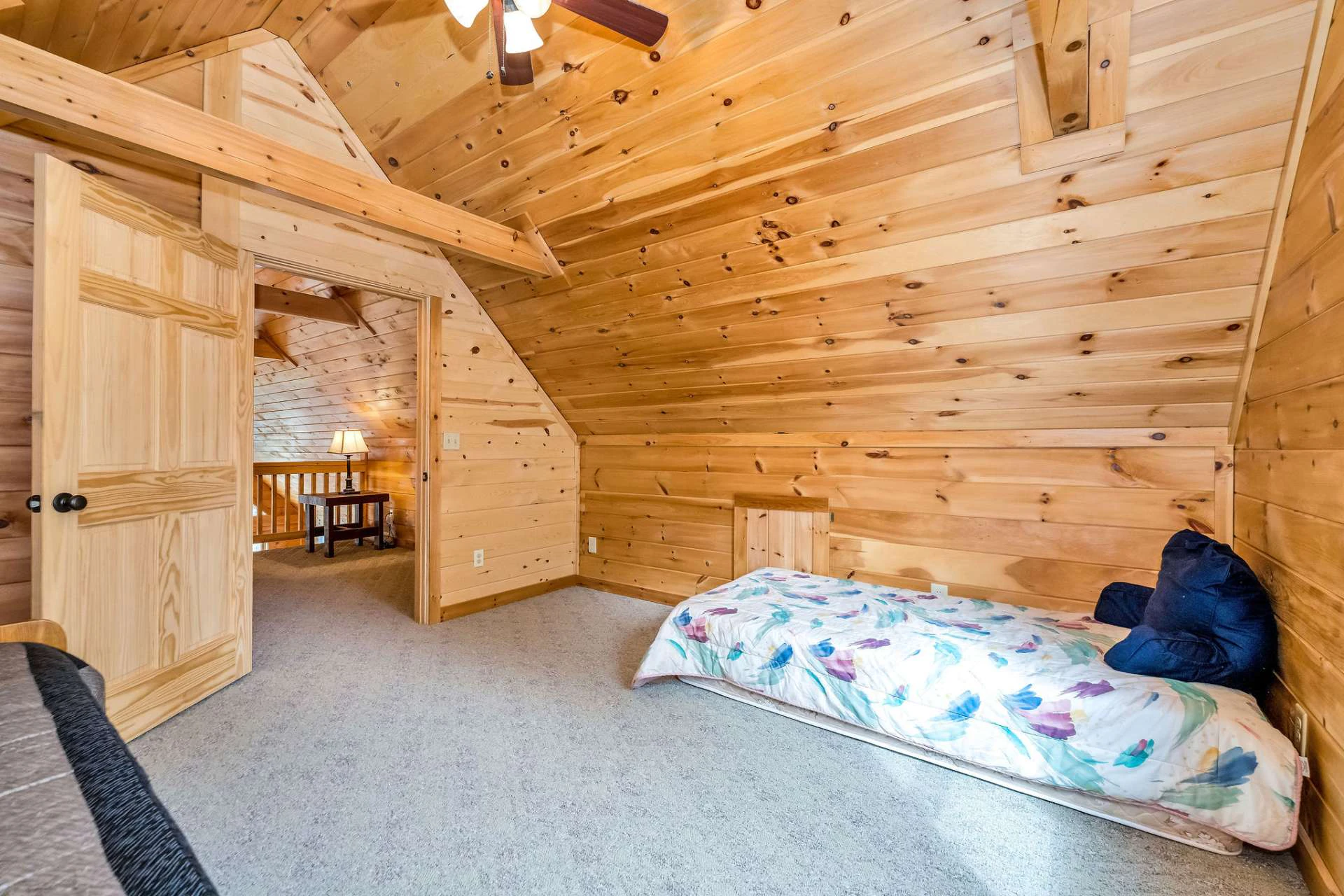 Image number 6 for the current listing