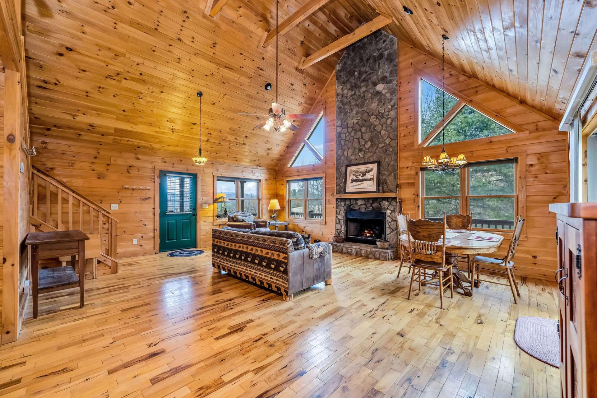 Image number 21 for the current listing