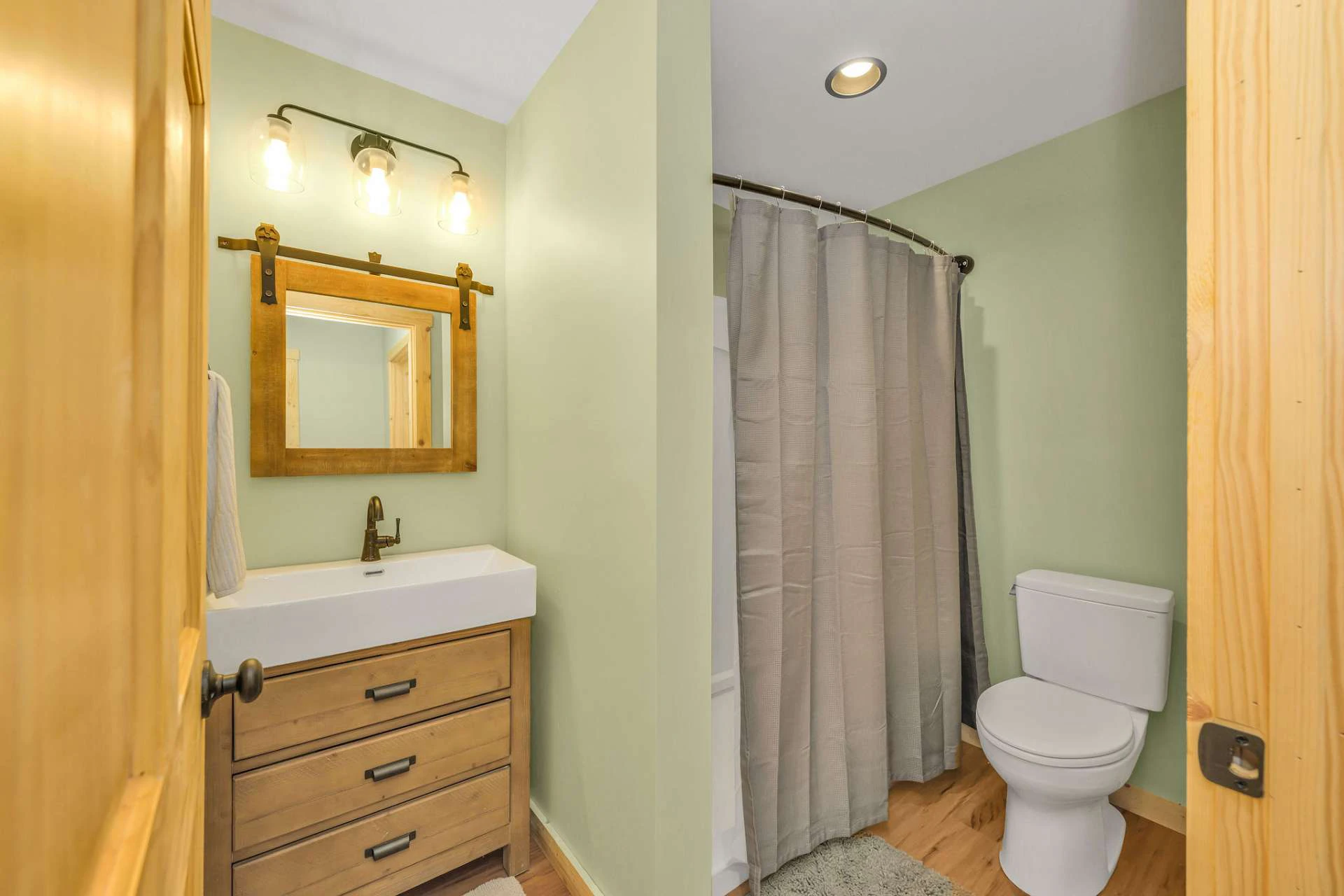 Image number 12 for the current listing