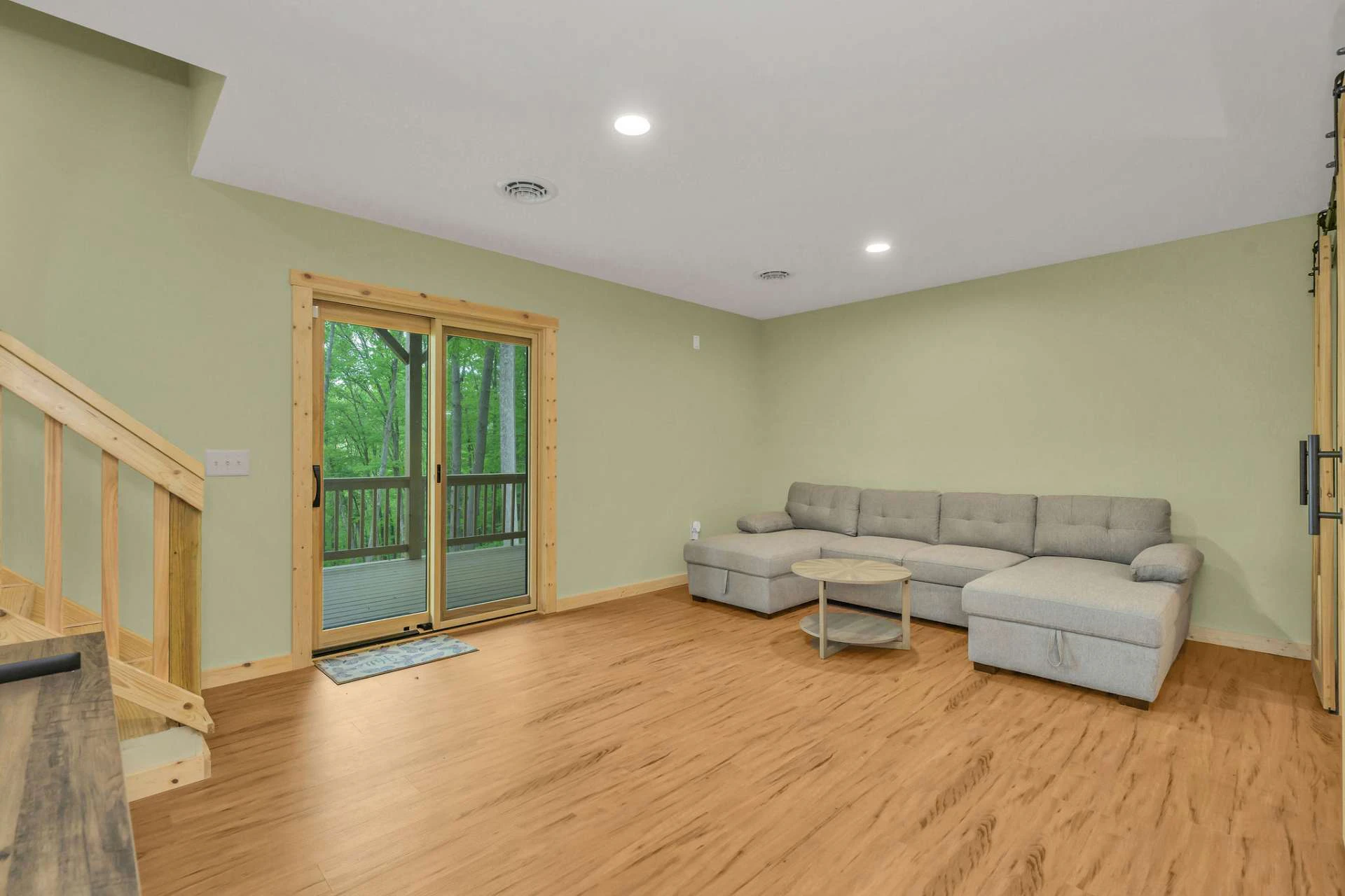 Image number 2 for the current listing