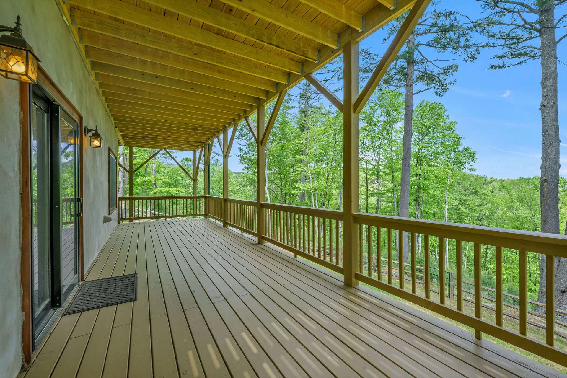 Image number 15 for the current listing