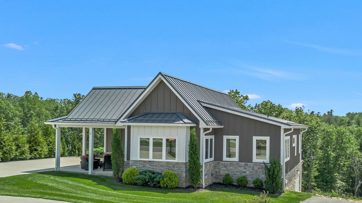 Image number 1 for the current listing