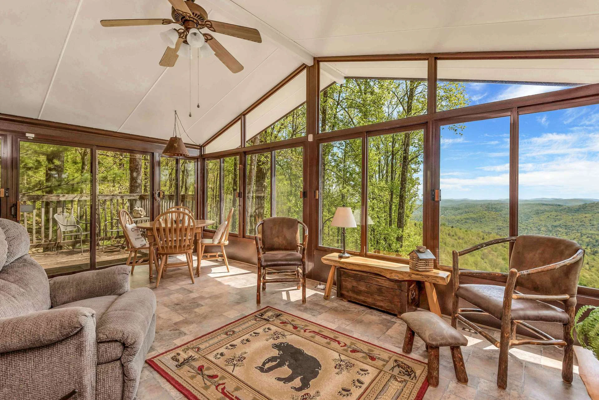 Image number 4 for the current listing