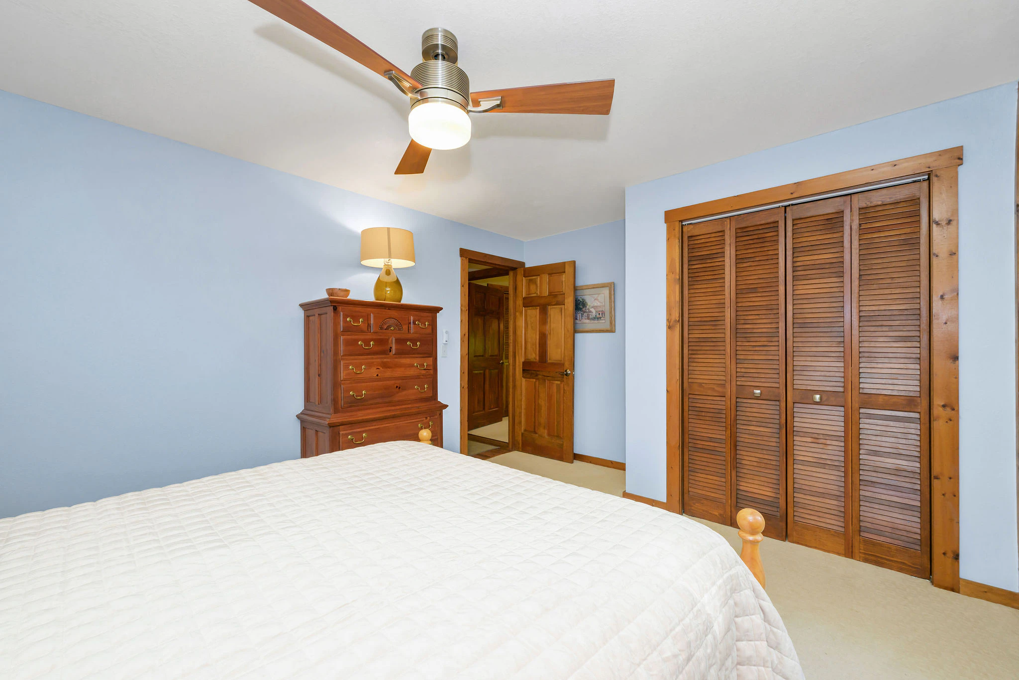Image number 19 for the current listing