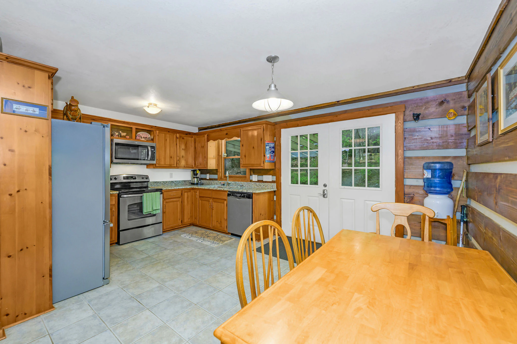 Image number 14 for the current listing