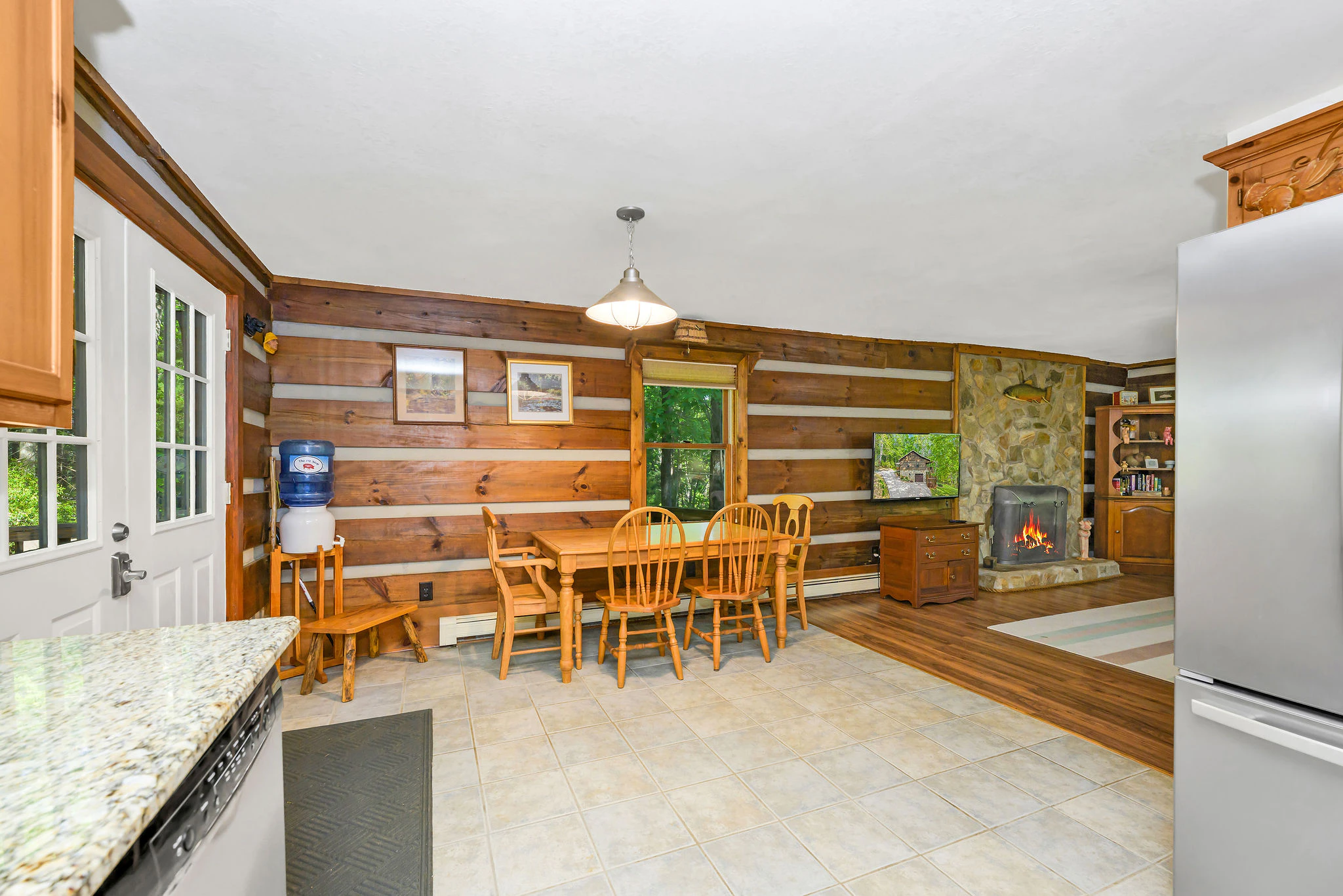 Image number 15 for the current listing