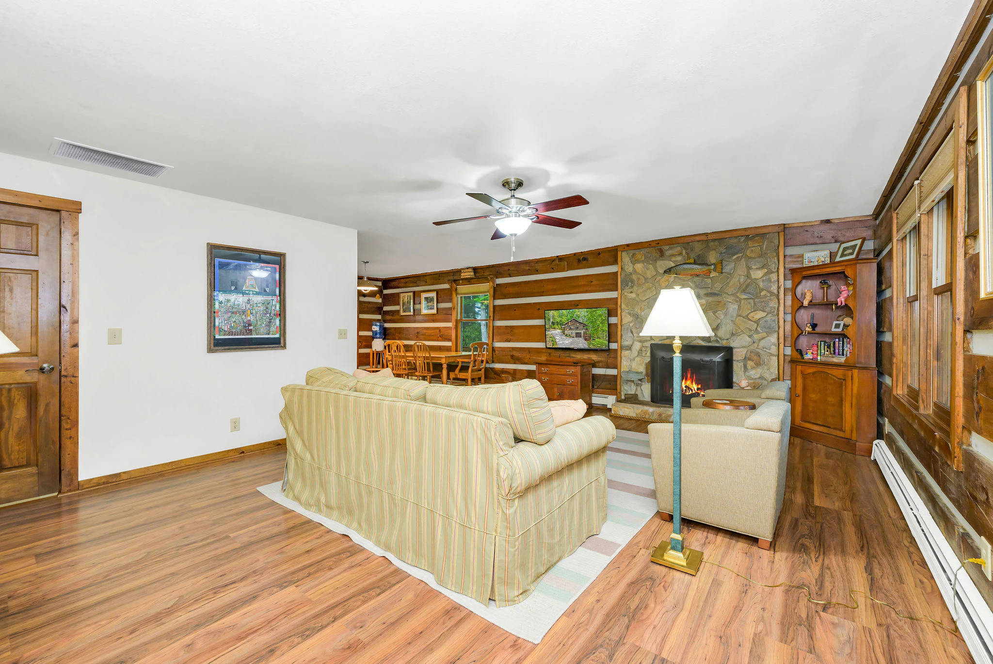 Image number 10 for the current listing
