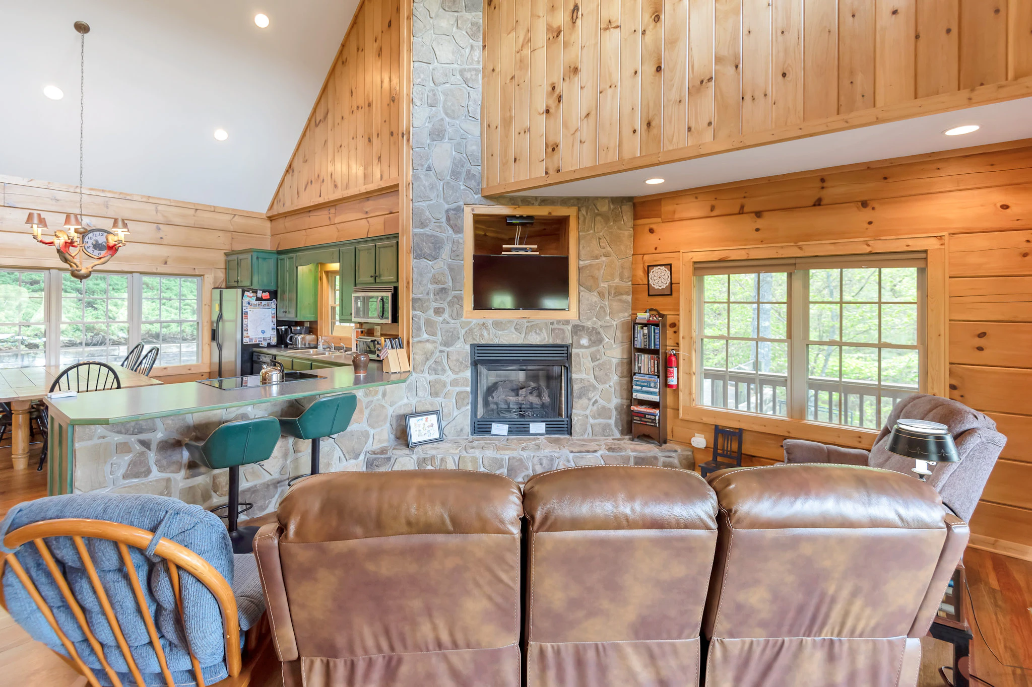Image number 12 for the current listing