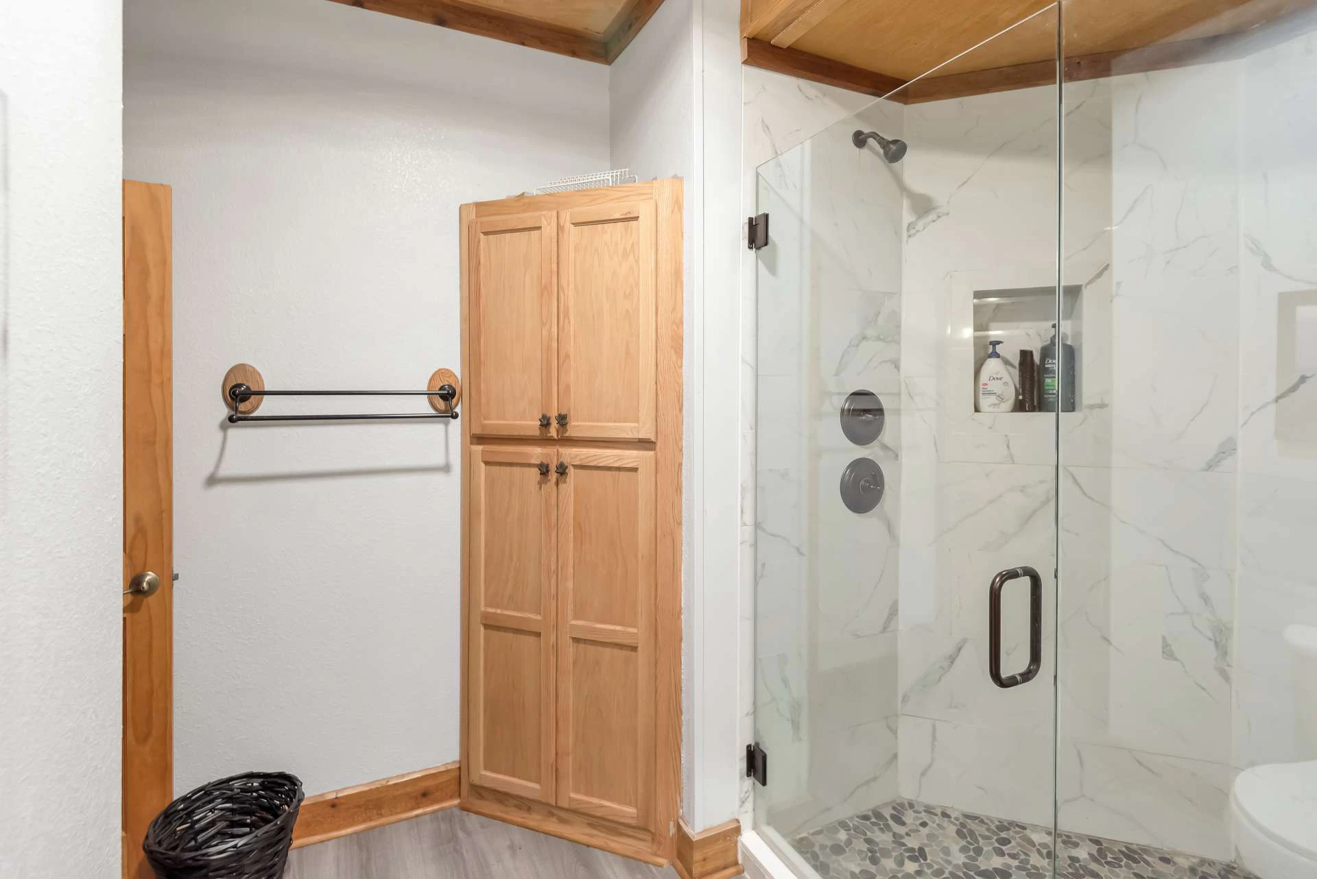 Image number 2 for the current listing
