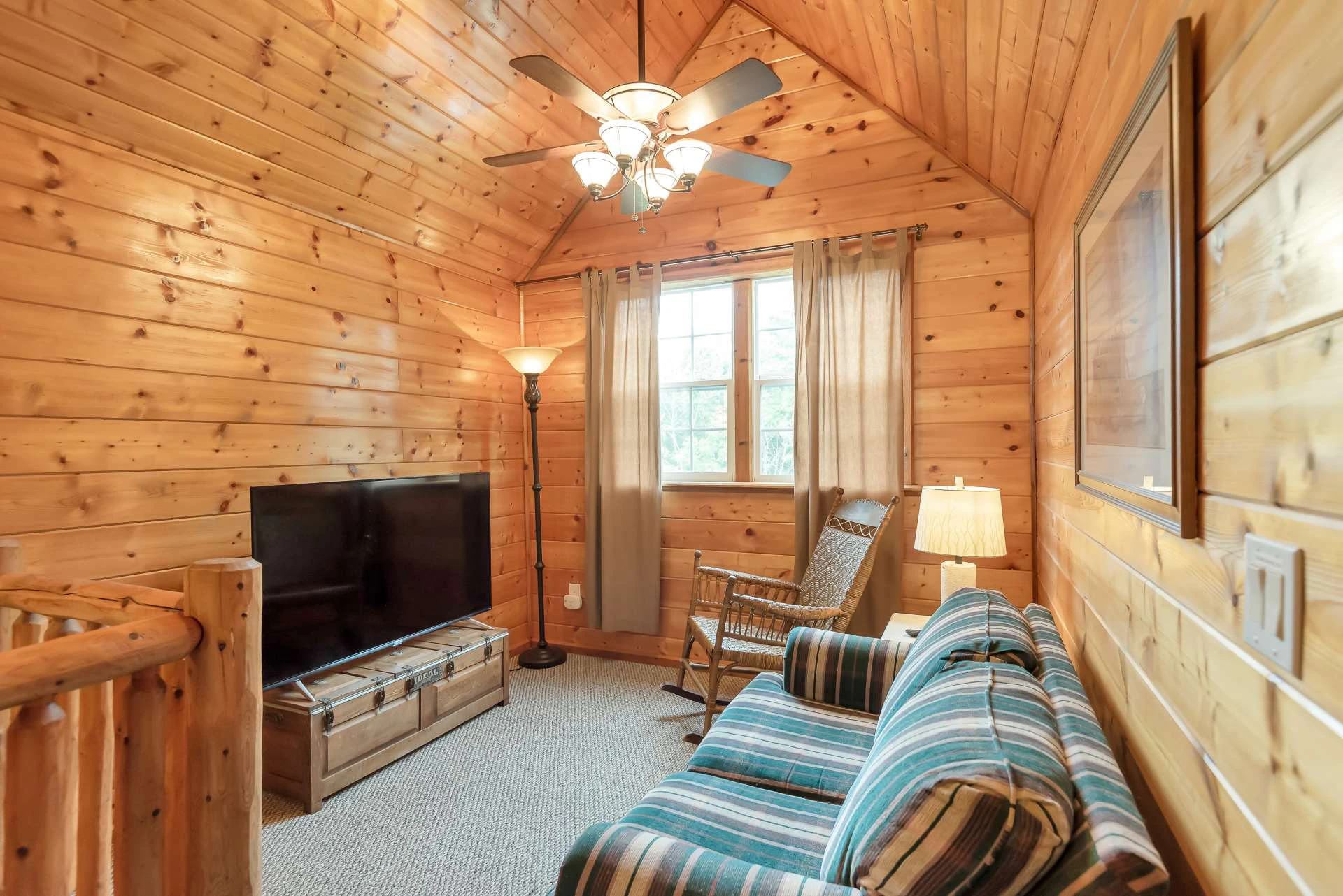 Image number 5 for the current listing