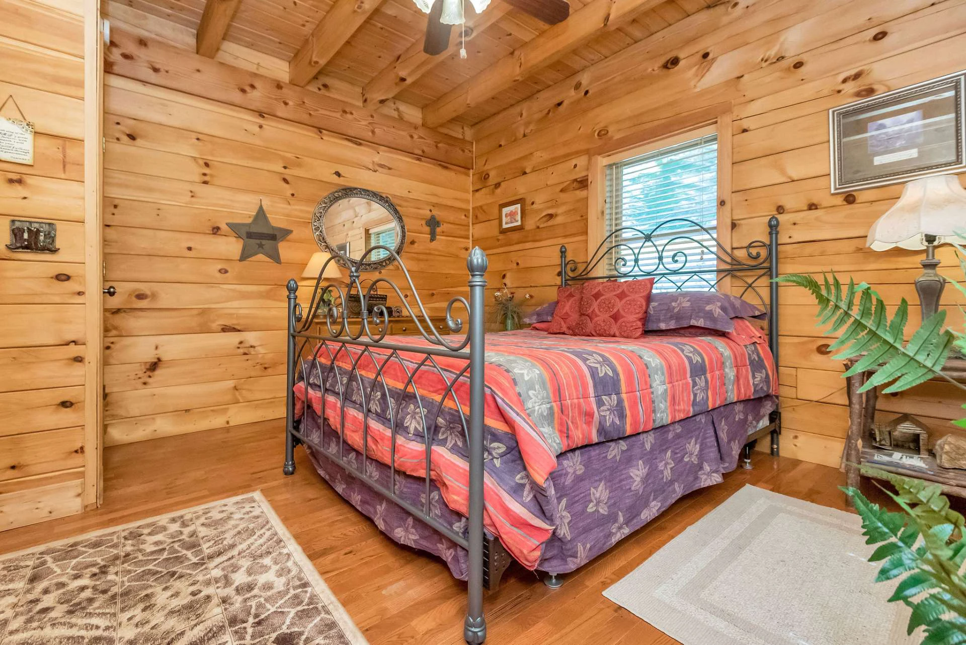 Image number 3 for the current listing