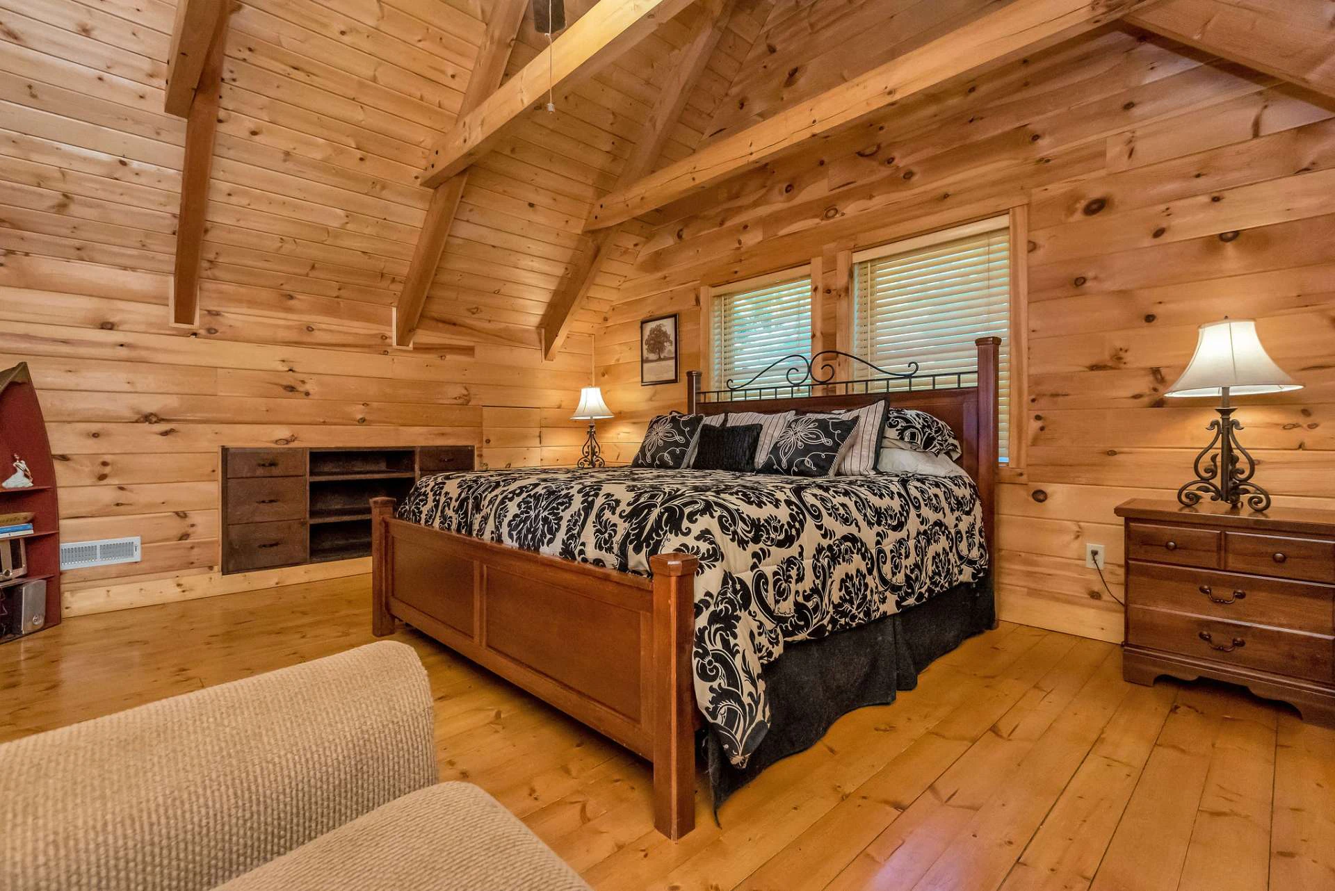 Image number 9 for the current listing