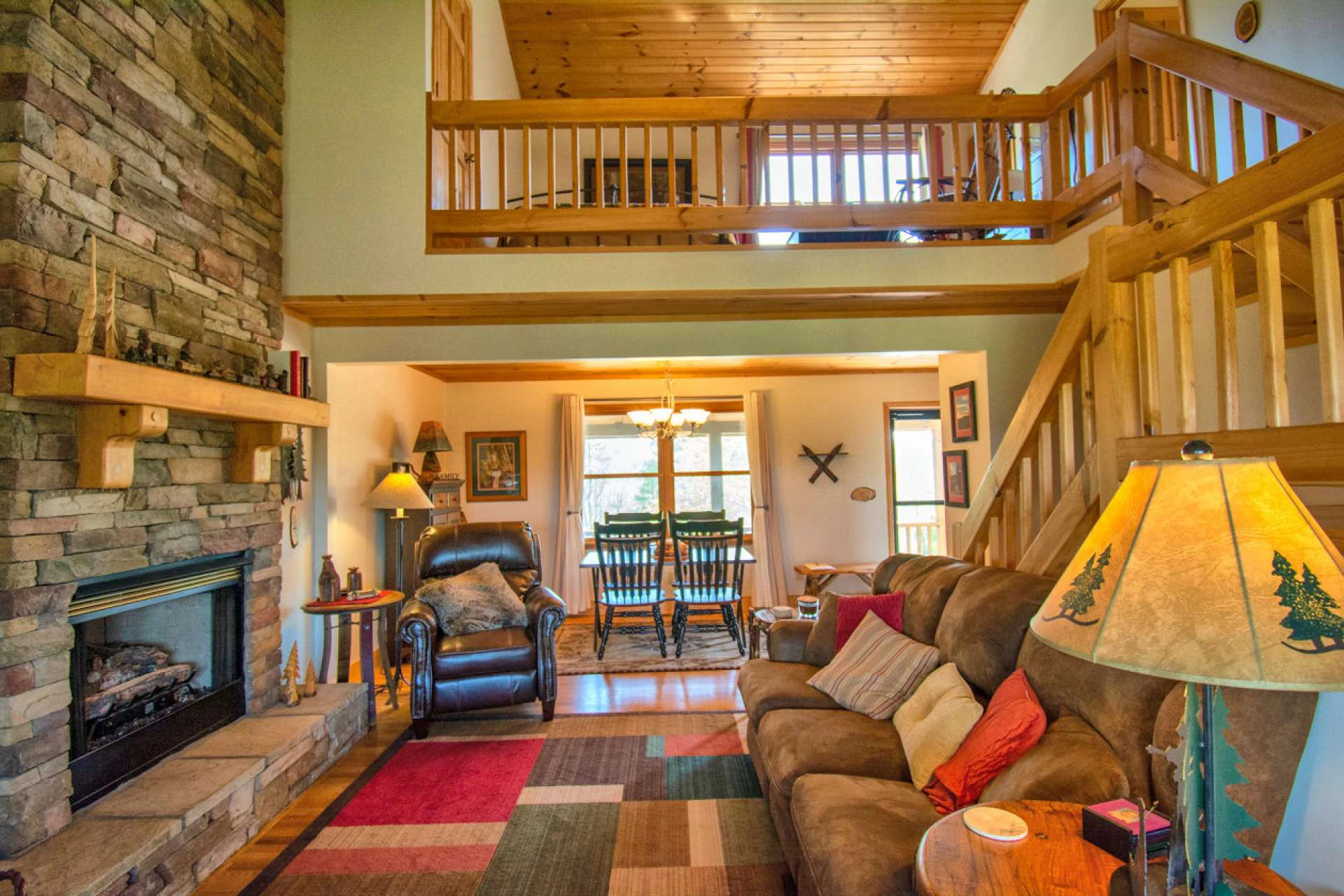 Image number 18 for the current listing