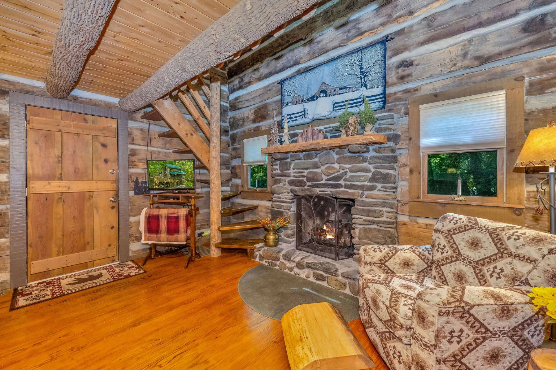 Image number 14 for the current listing