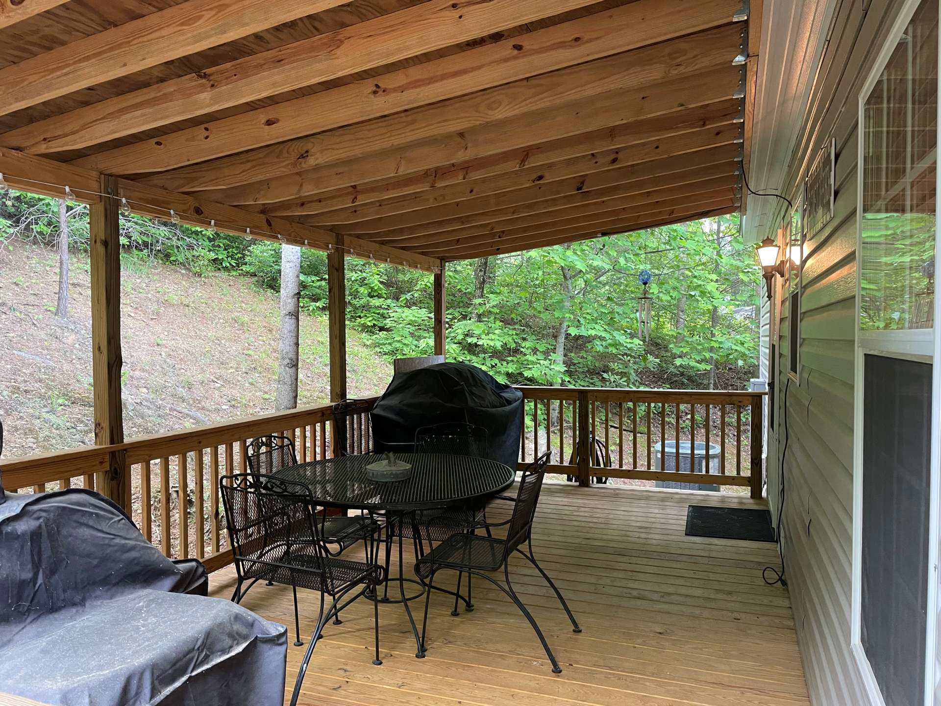 Image number 16 for the current listing