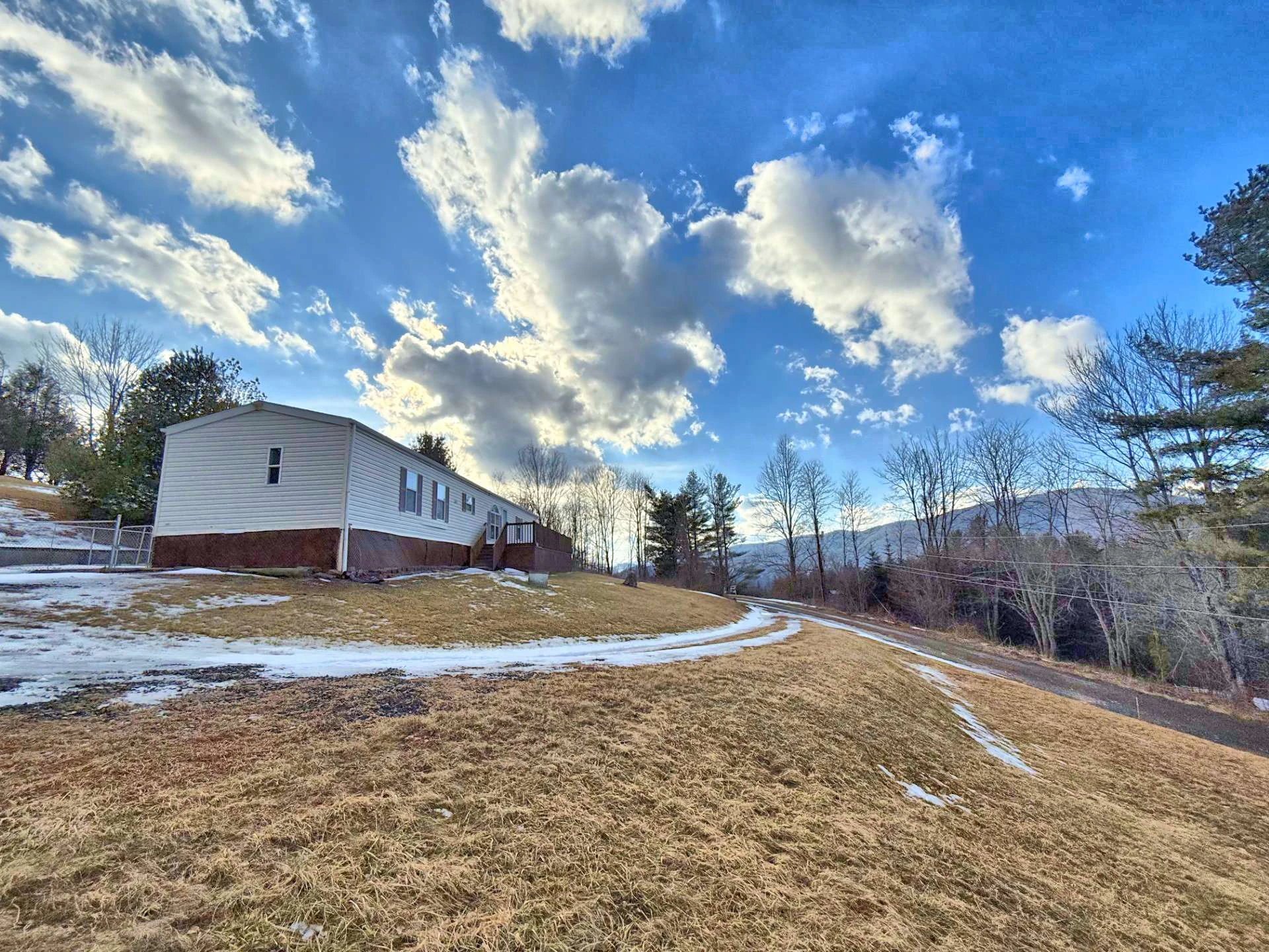 Image number 2 for the current listing