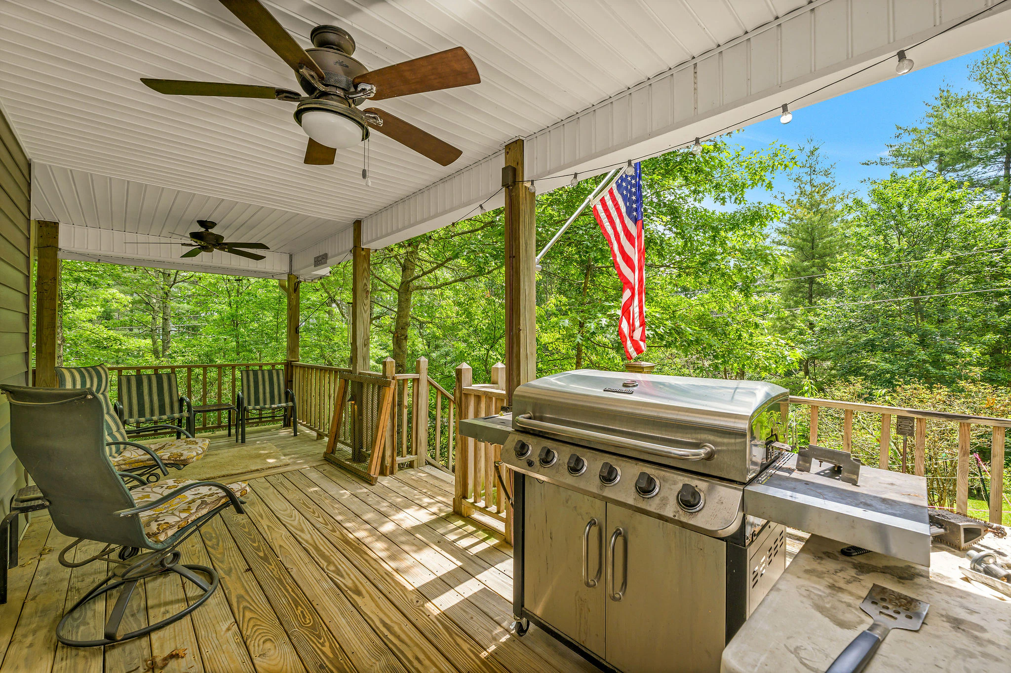Image number 15 for the current listing