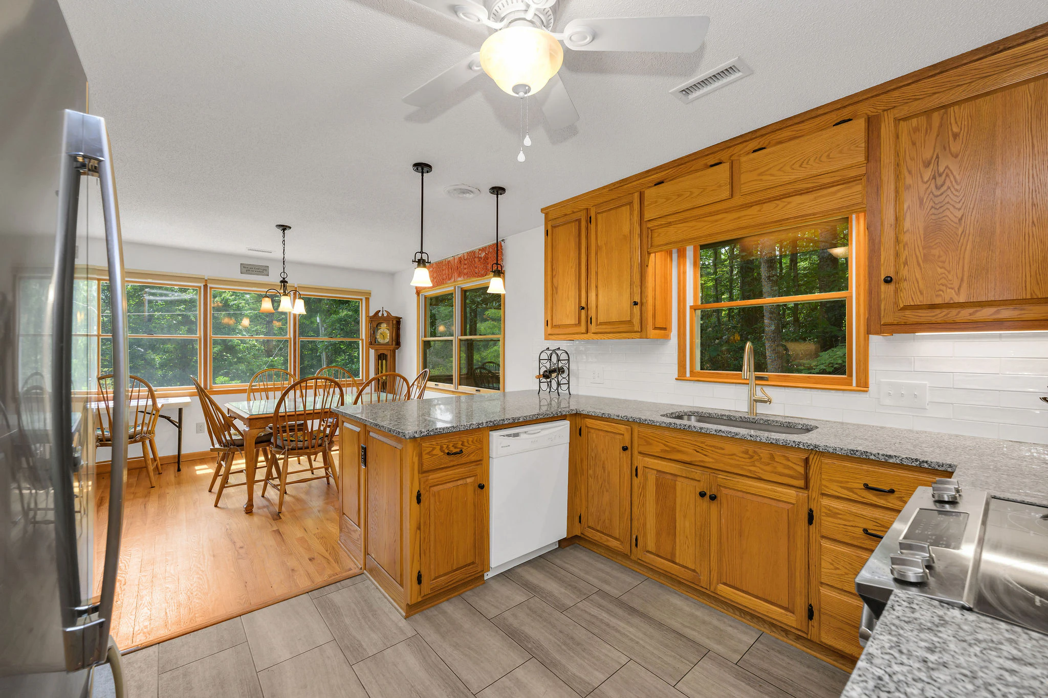 Image number 9 for the current listing