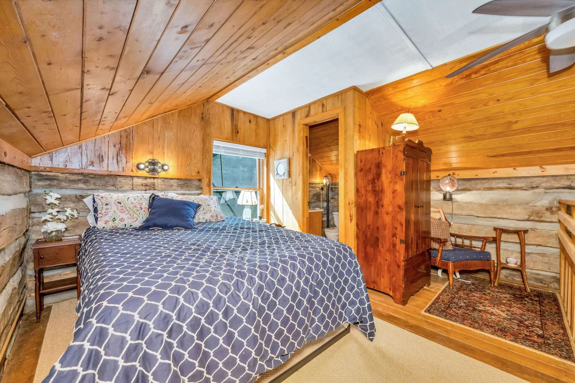 Image number 9 for the current listing
