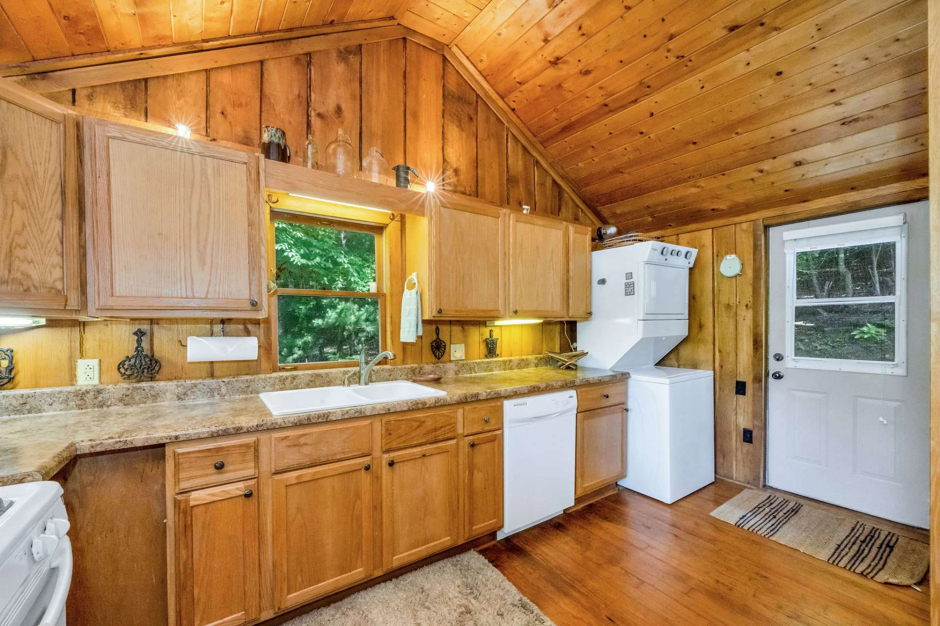 Image number 3 for the current listing
