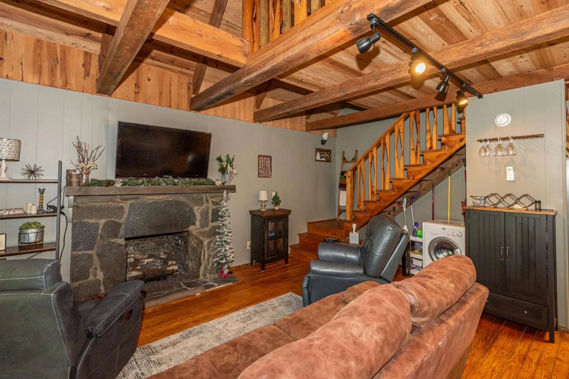 Image number 9 for the current listing