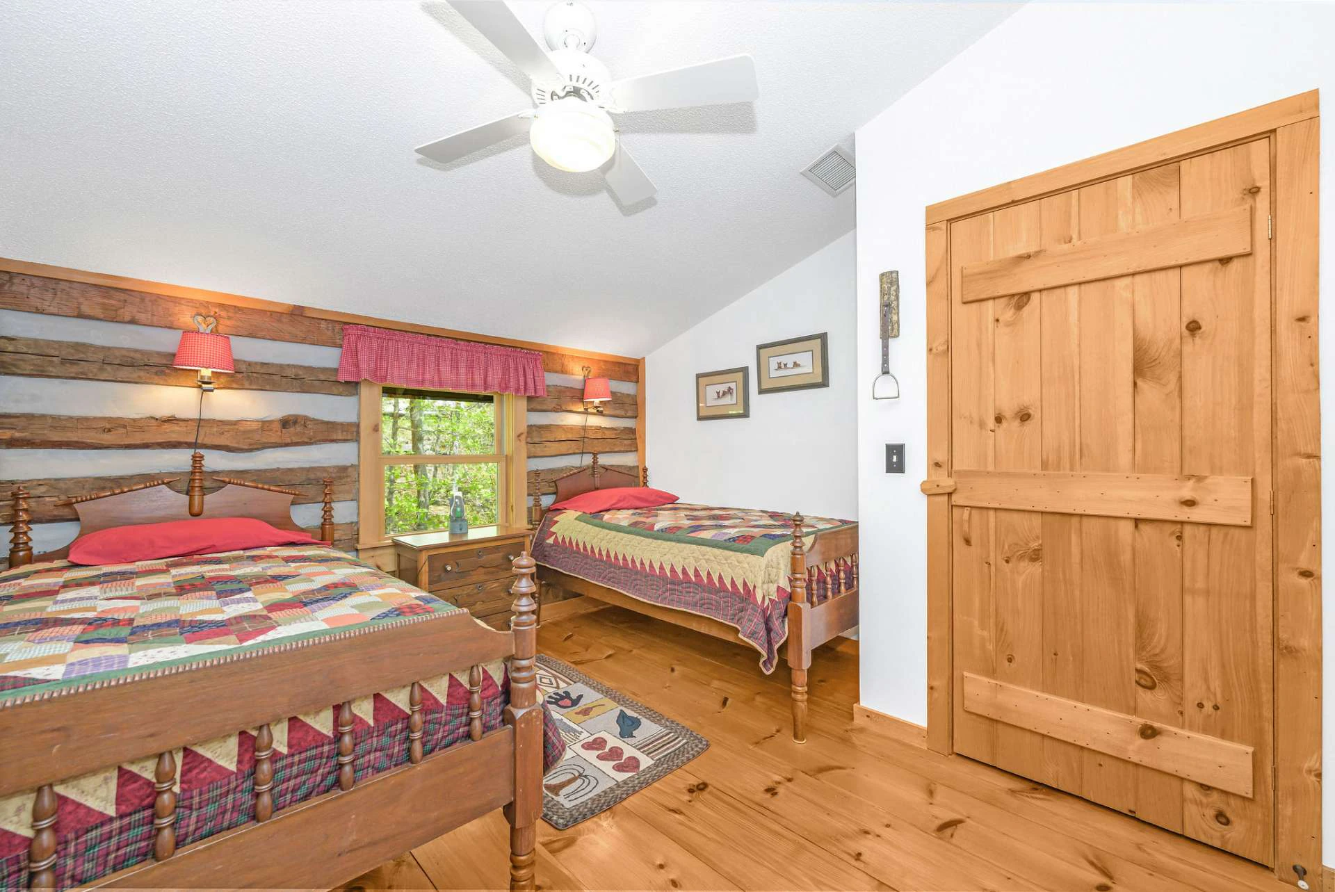 Image number 17 for the current listing