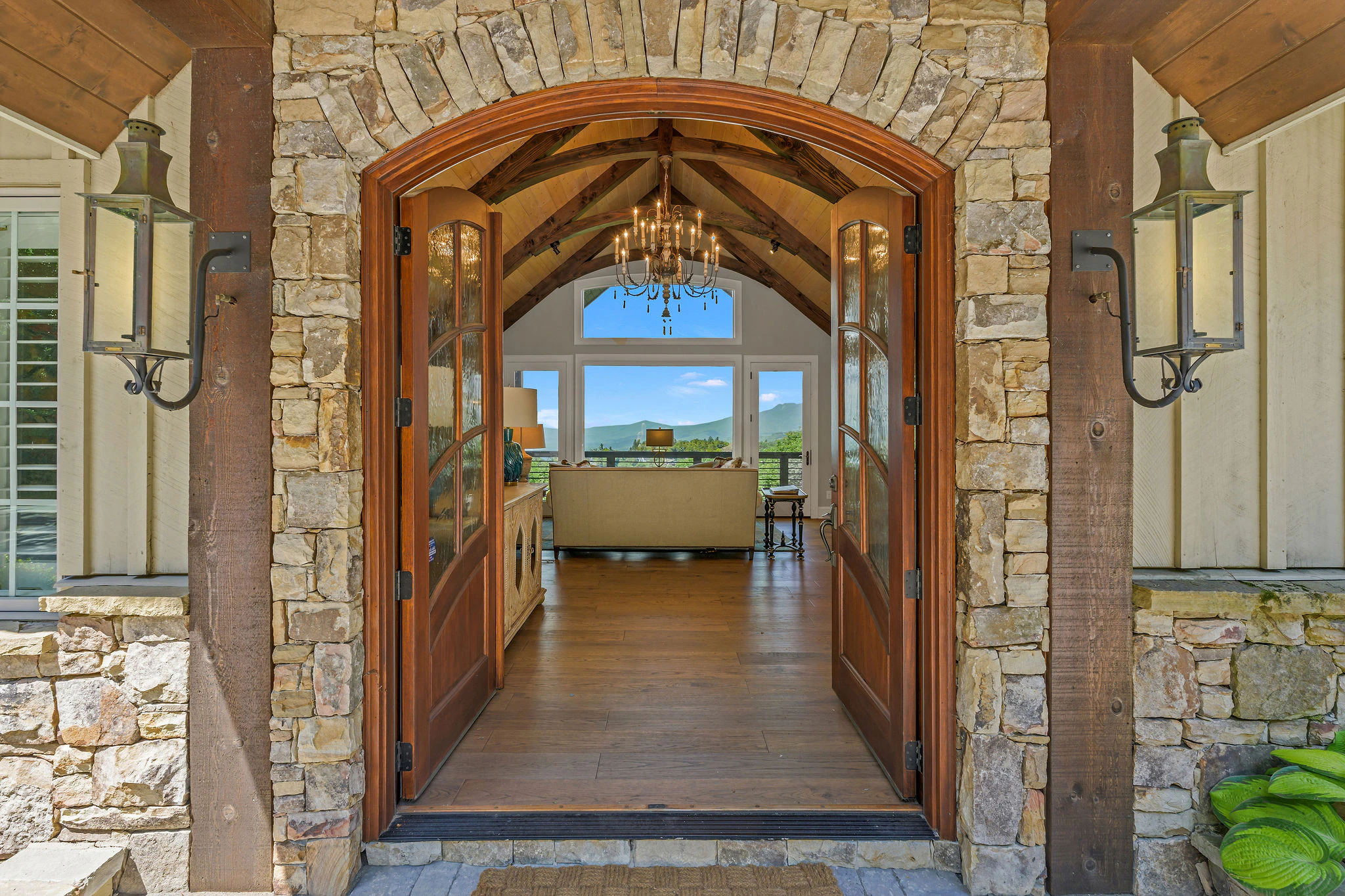 Image number 11 for the current listing