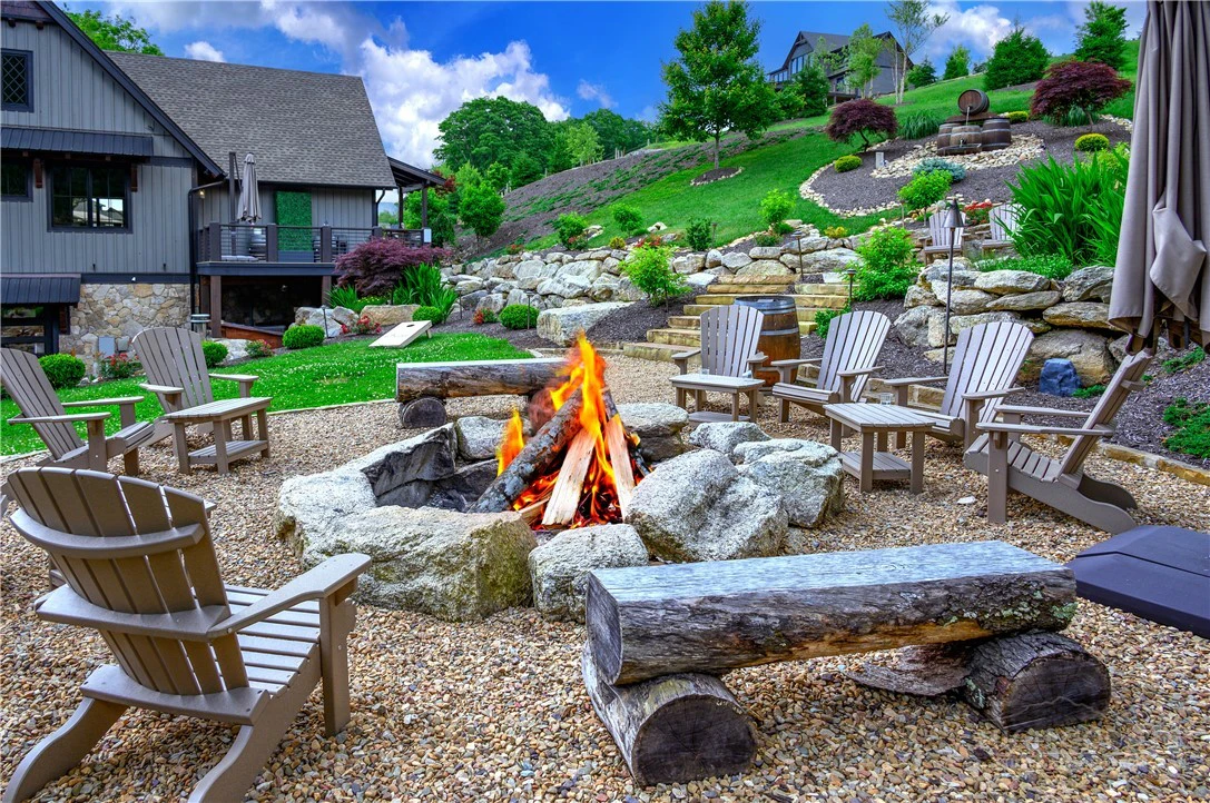 Image number 13 for the current listing