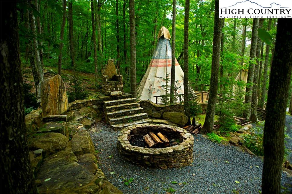 Image number 9 for the current listing