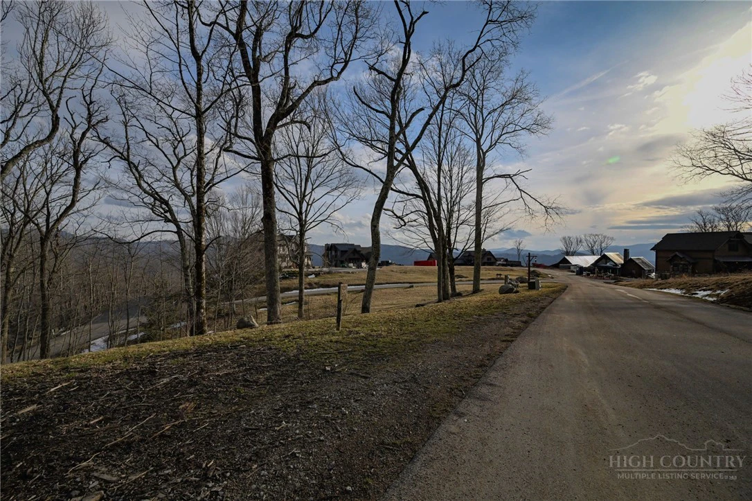 Image number 5 for the current listing