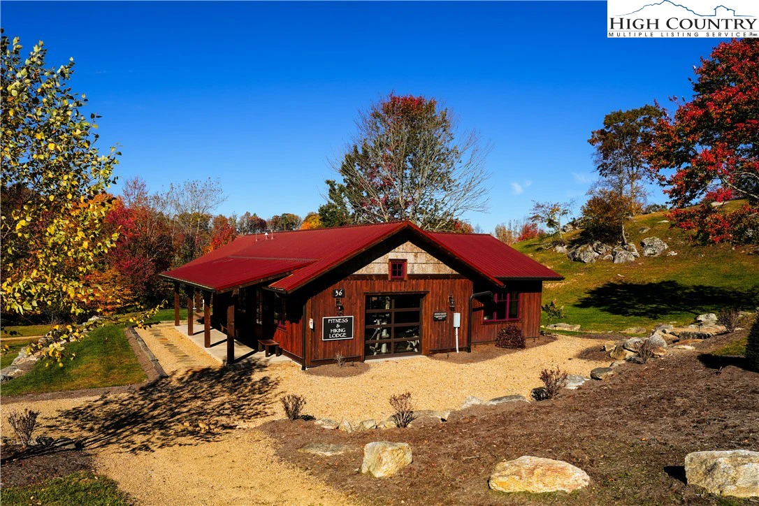 Image number 14 for the current listing