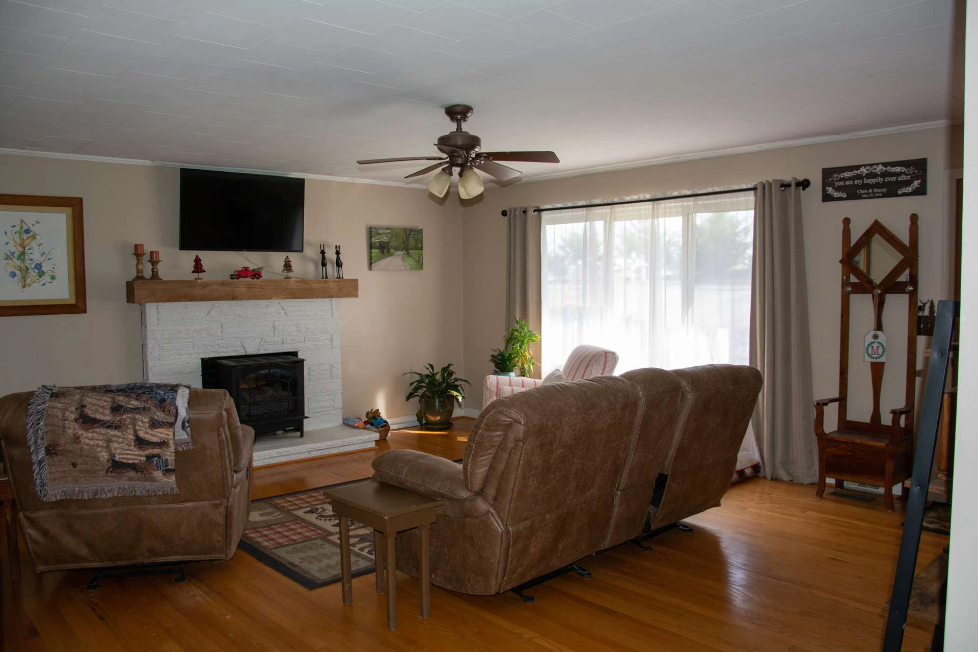 Image number 19 for the current listing