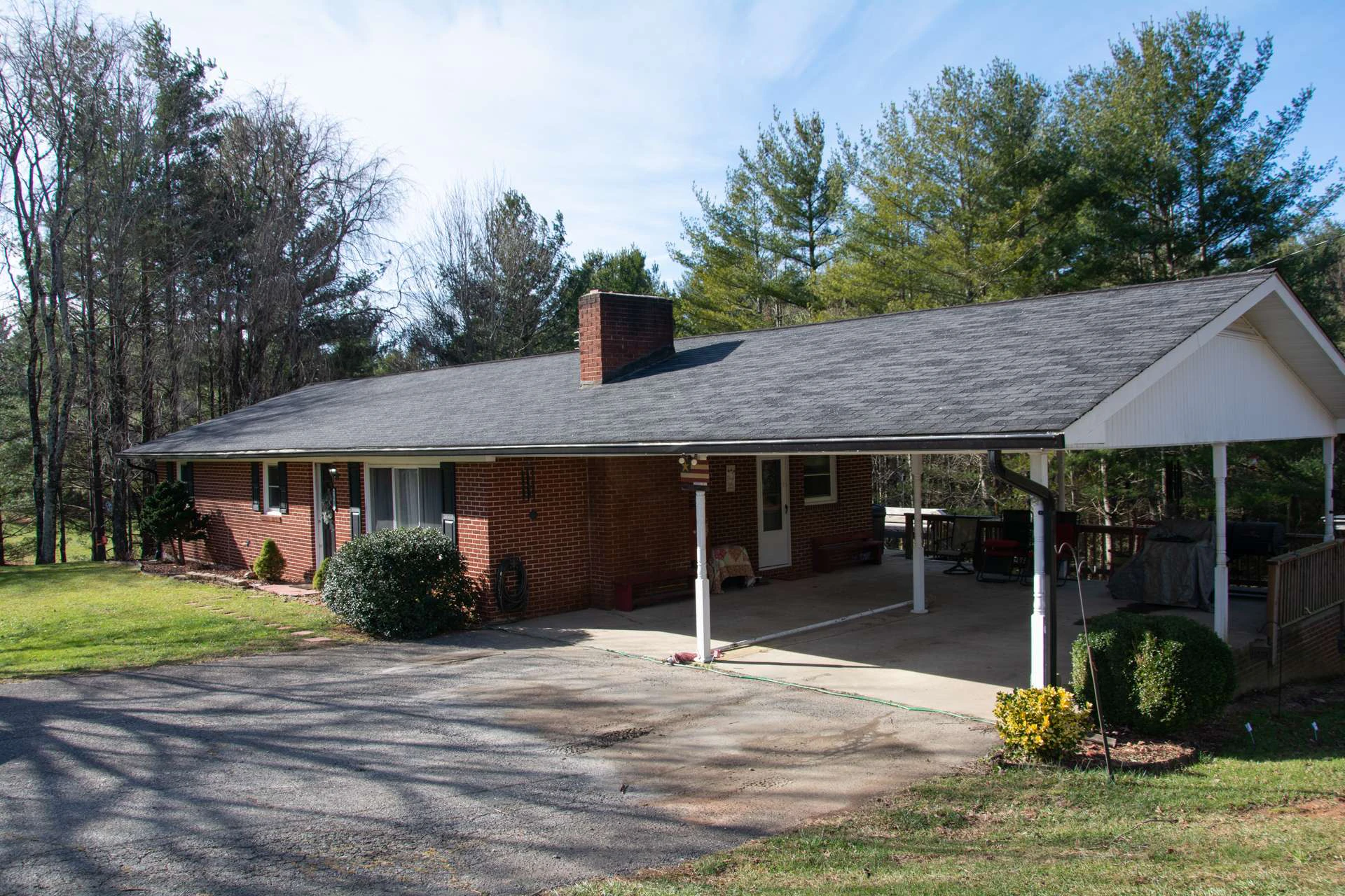 Image number 18 for the current listing