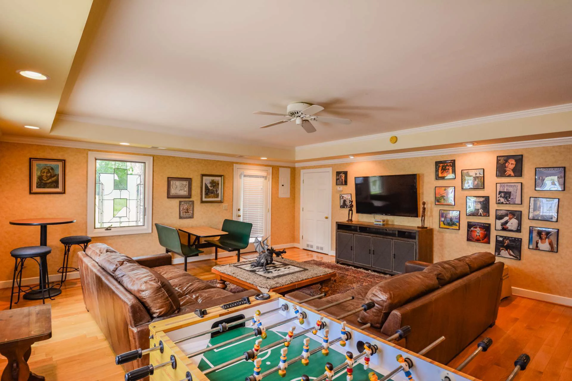 Image number 12 for the current listing