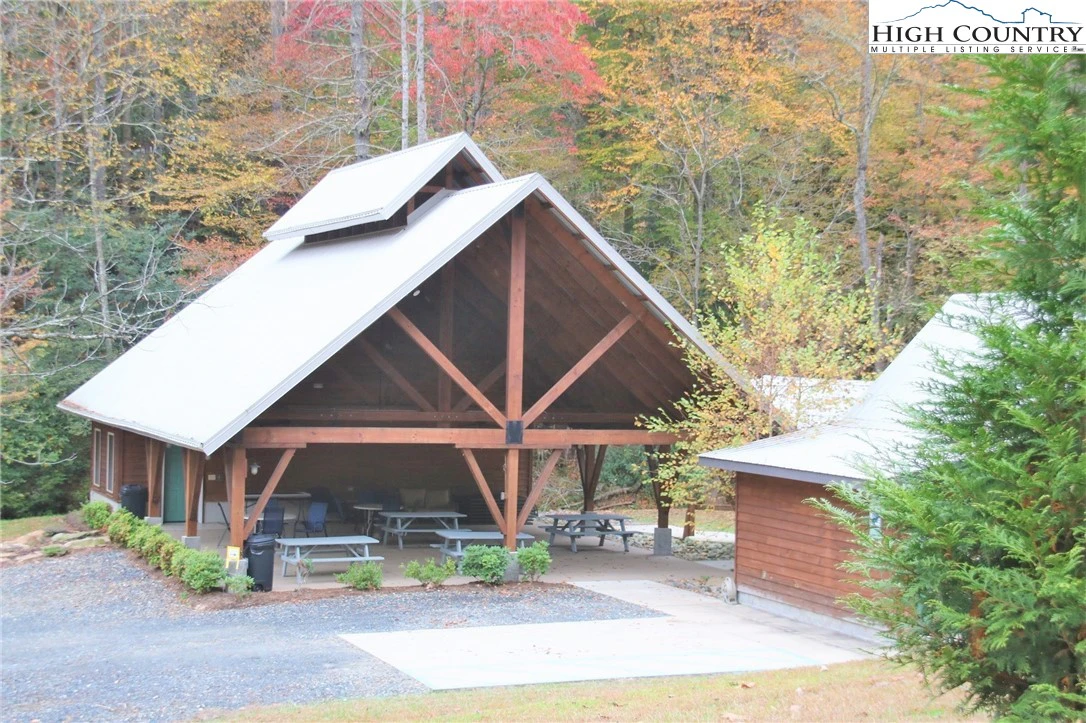 Image number 3 for the current listing