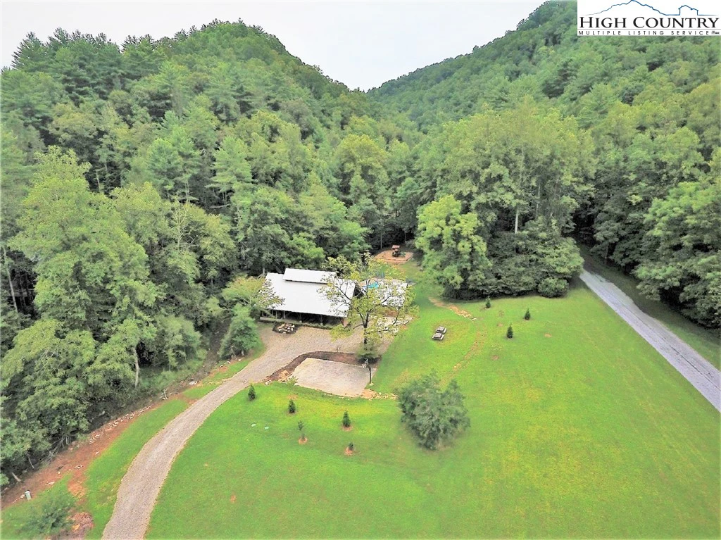 Image number 1 for the current listing