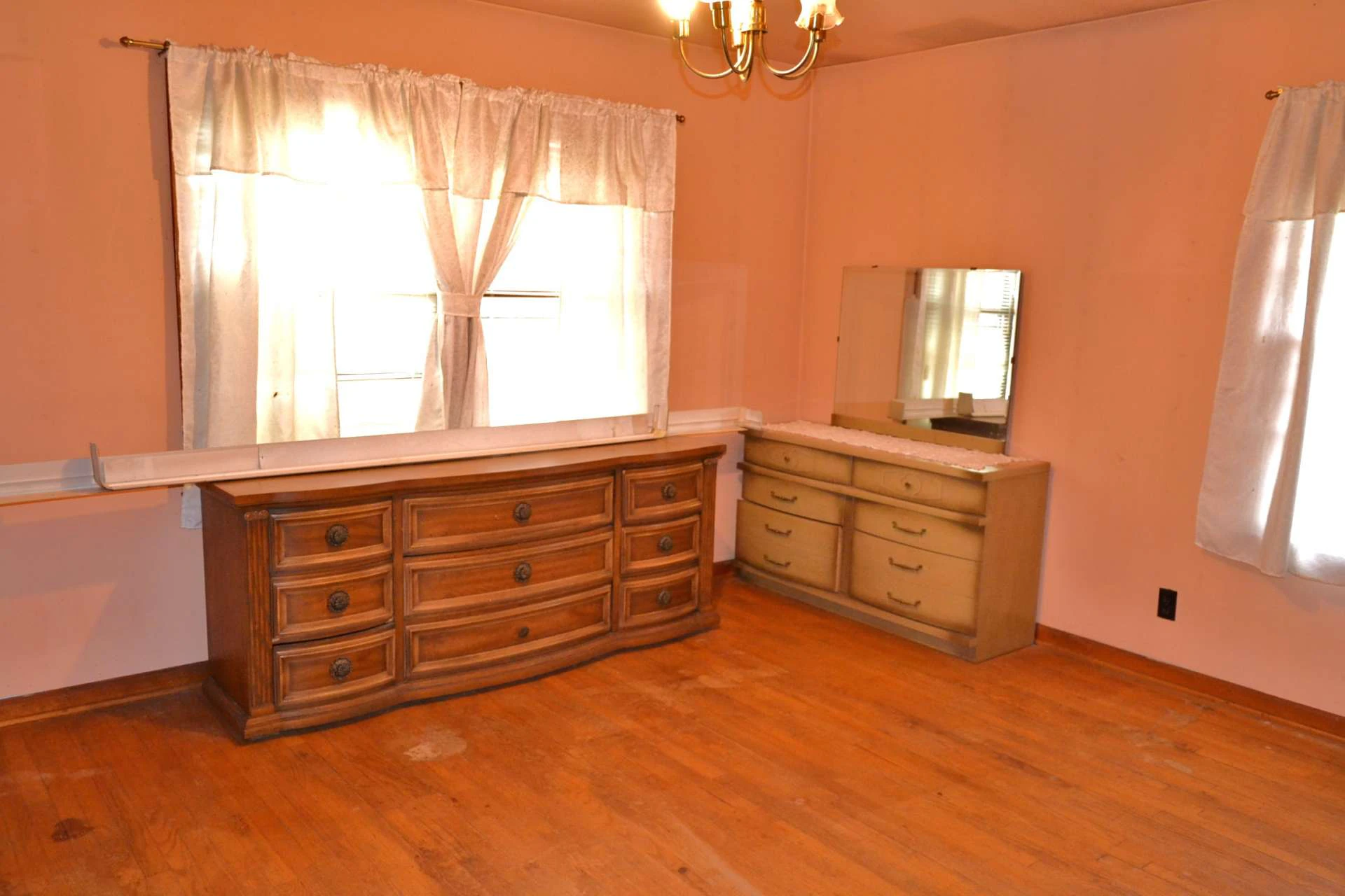 Image number 20 for the current listing