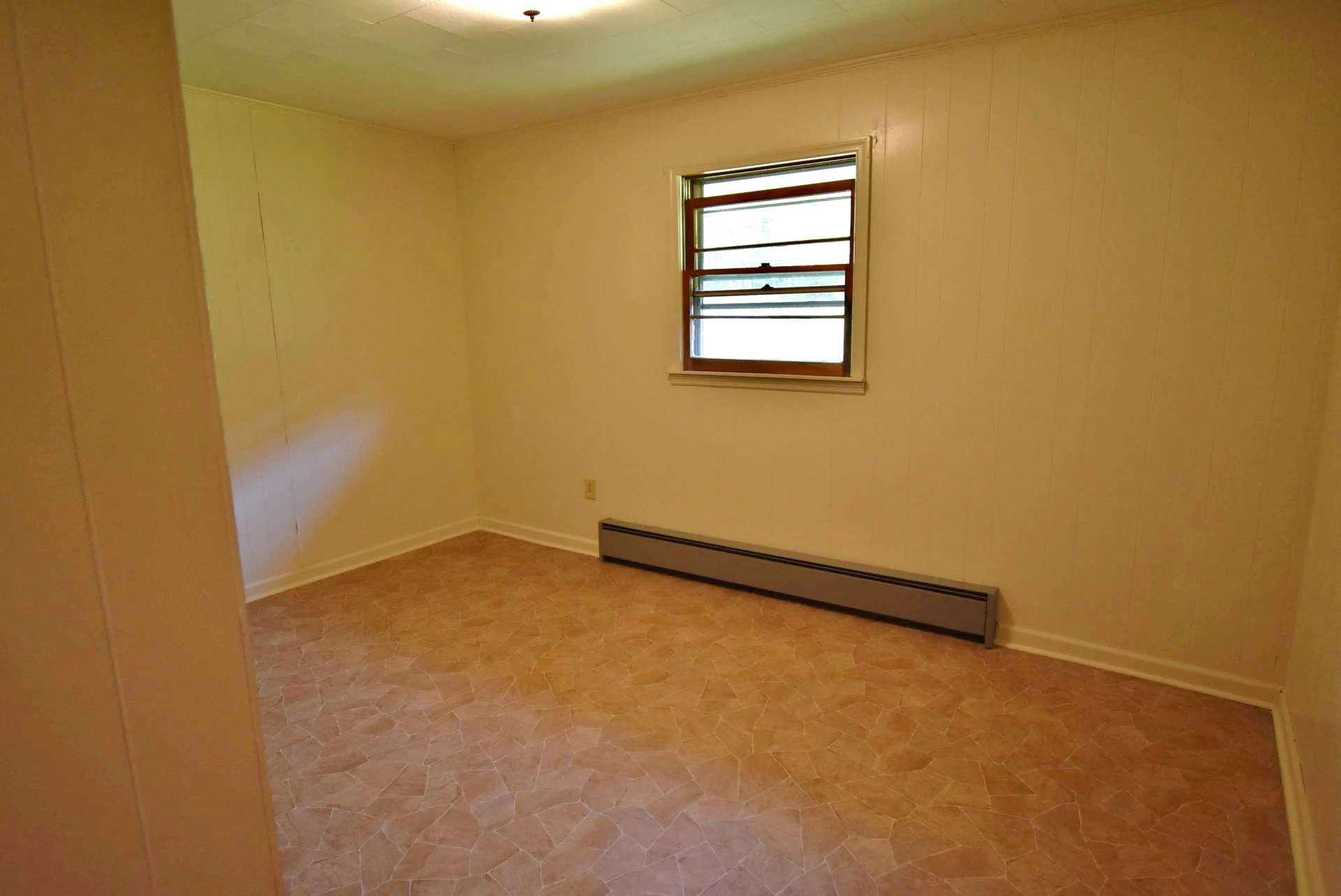 Image number 19 for the current listing