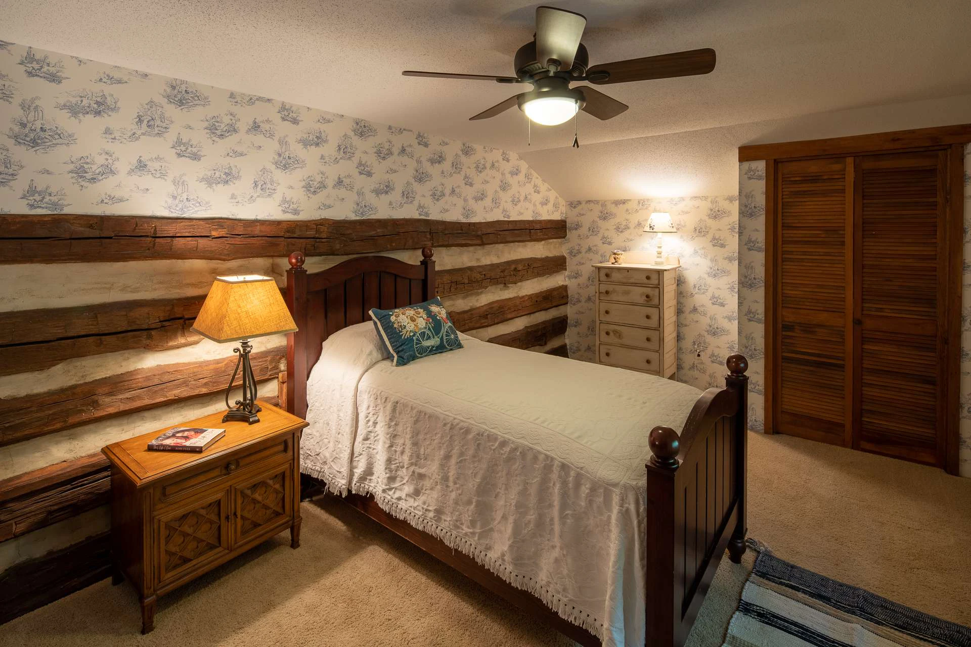 Image number 4 for the current listing