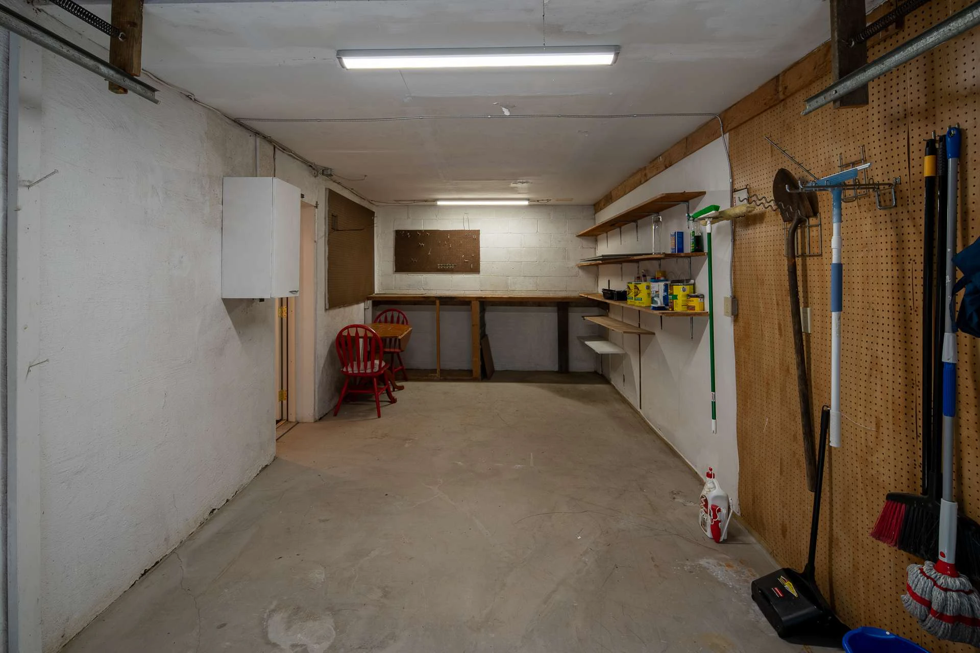 Image number 13 for the current listing