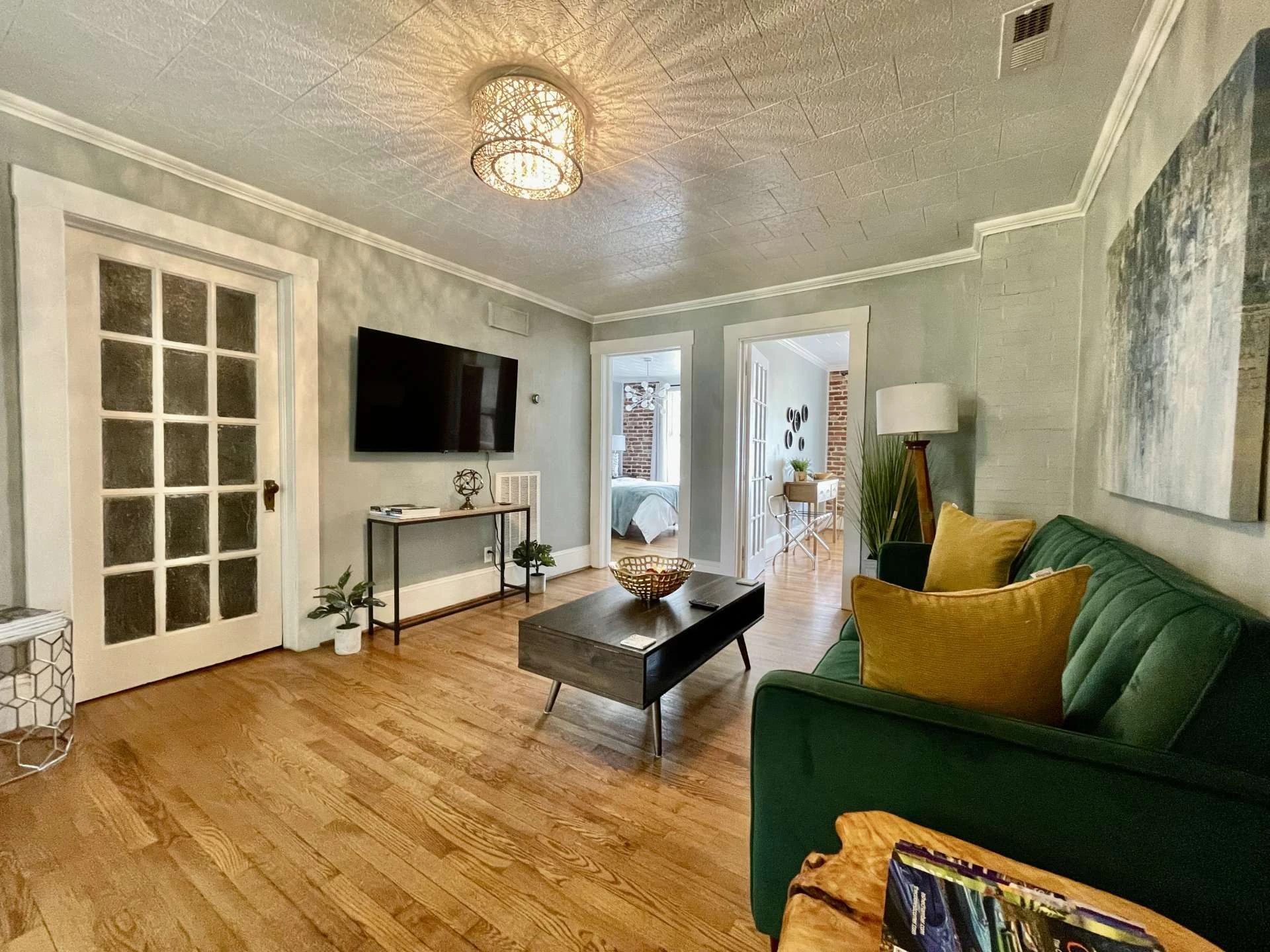 Image number 10 for the current listing