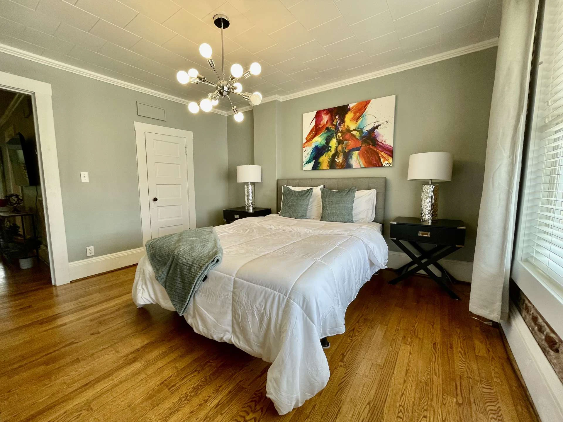 Image number 11 for the current listing