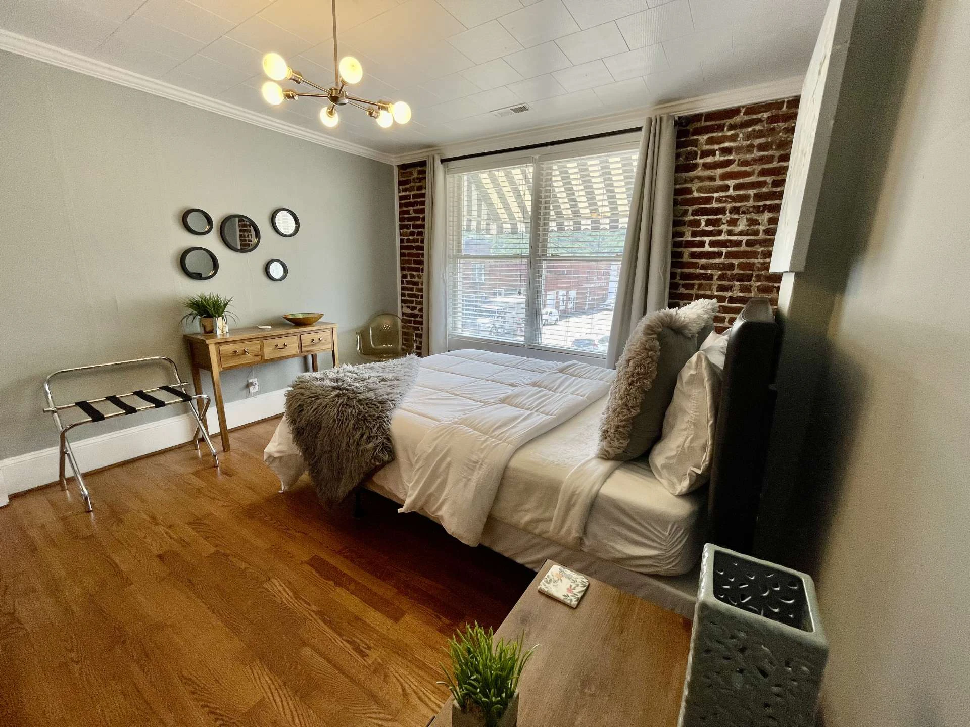 Image number 9 for the current listing