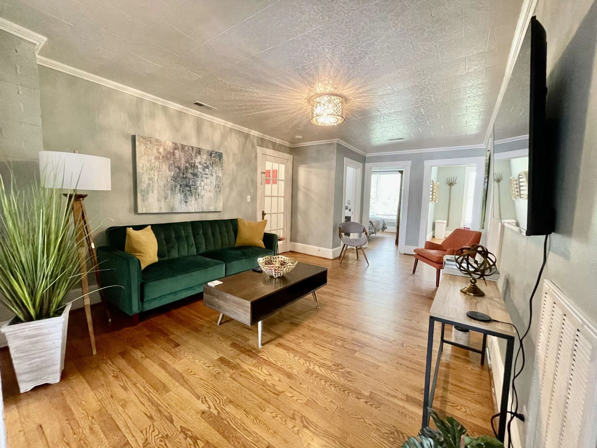 Image number 8 for the current listing