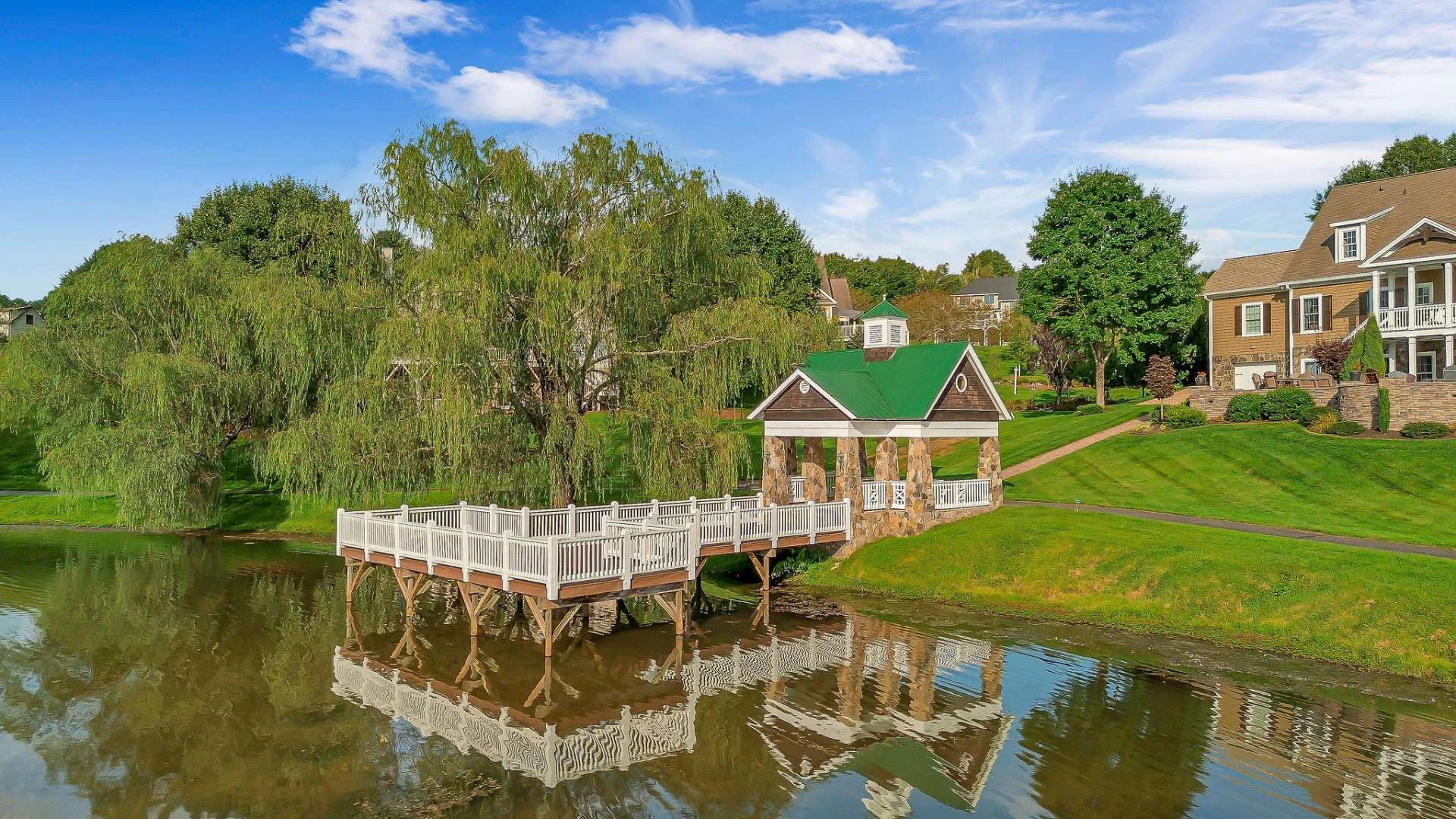 Image number 20 for the current listing