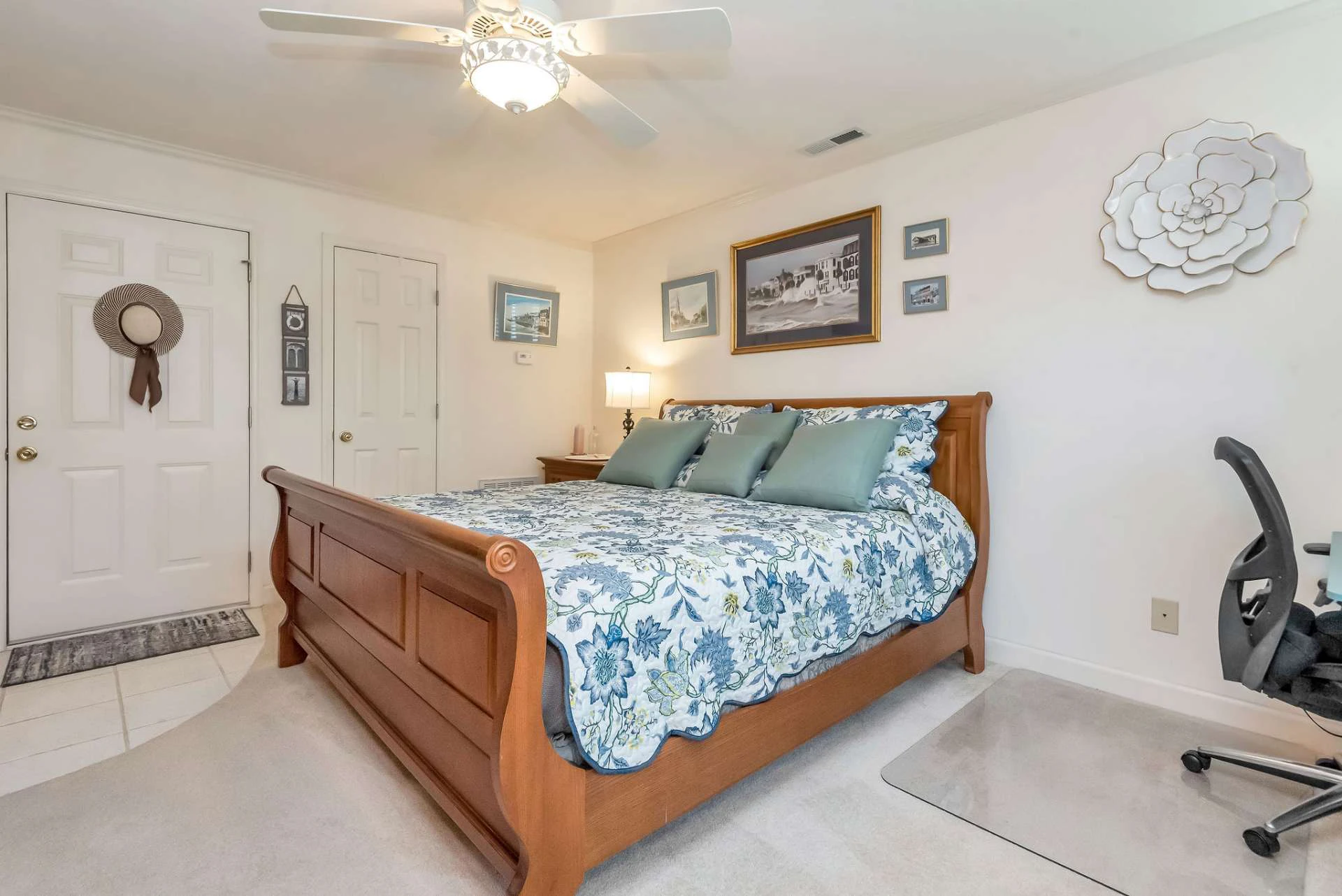 Image number 5 for the current listing