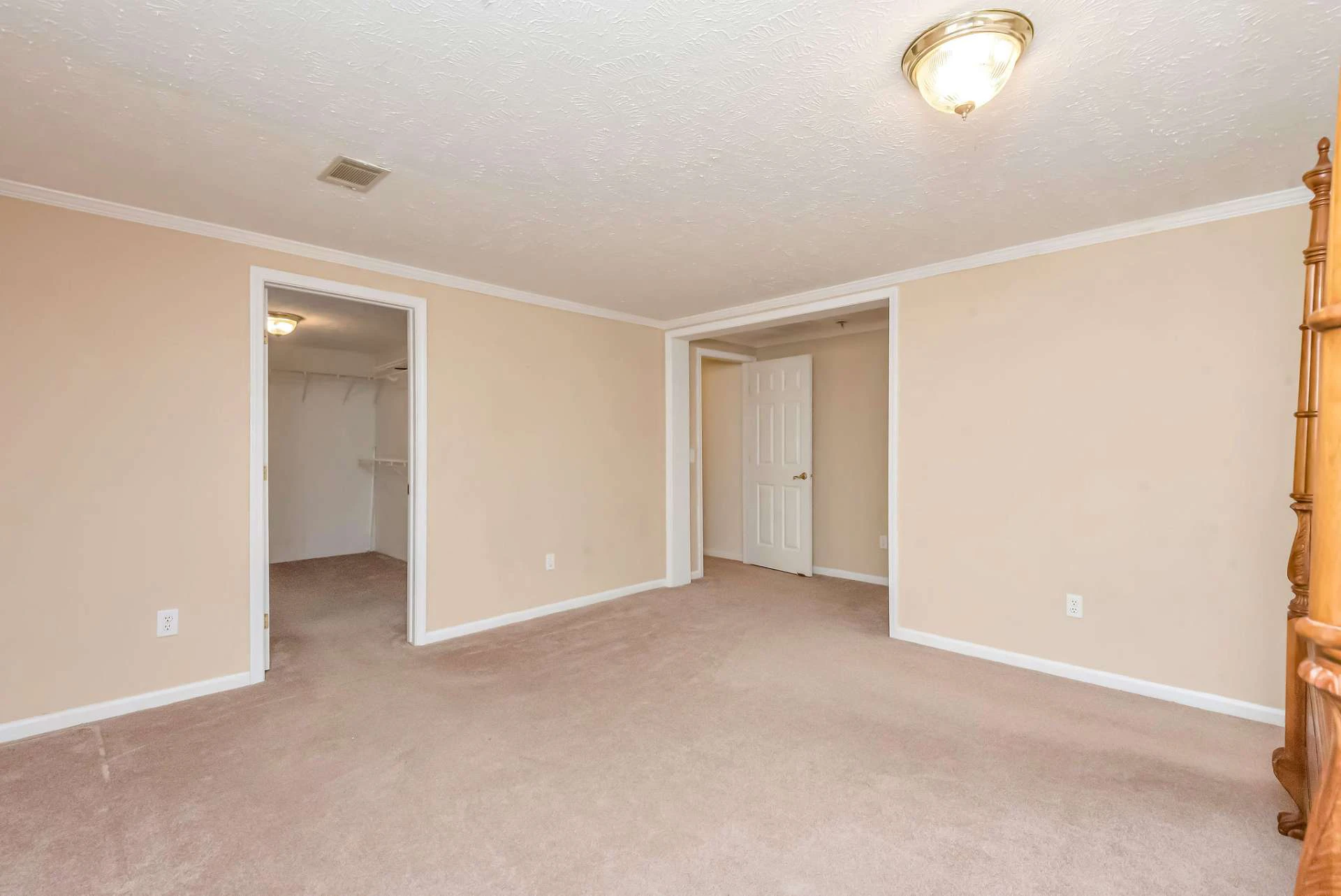 Image number 10 for the current listing