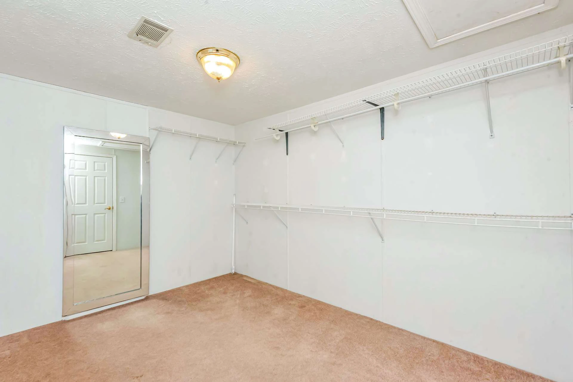 Image number 11 for the current listing