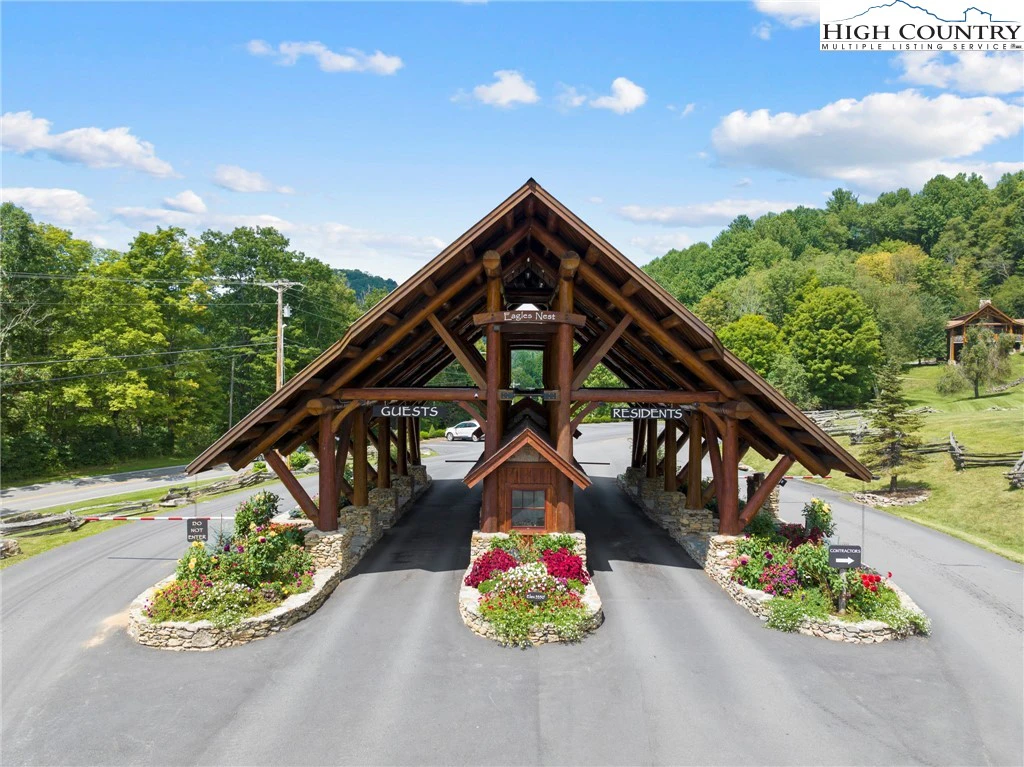 Image number 9 for the current listing